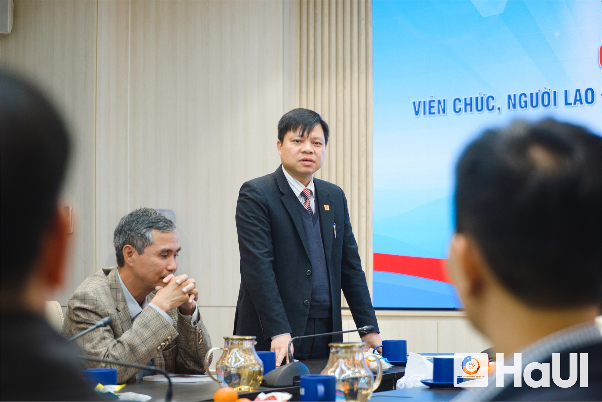 Tri ân những đóng góp bền bỉ cho sự phát triển của Đại học Công nghiệp Hà Nội