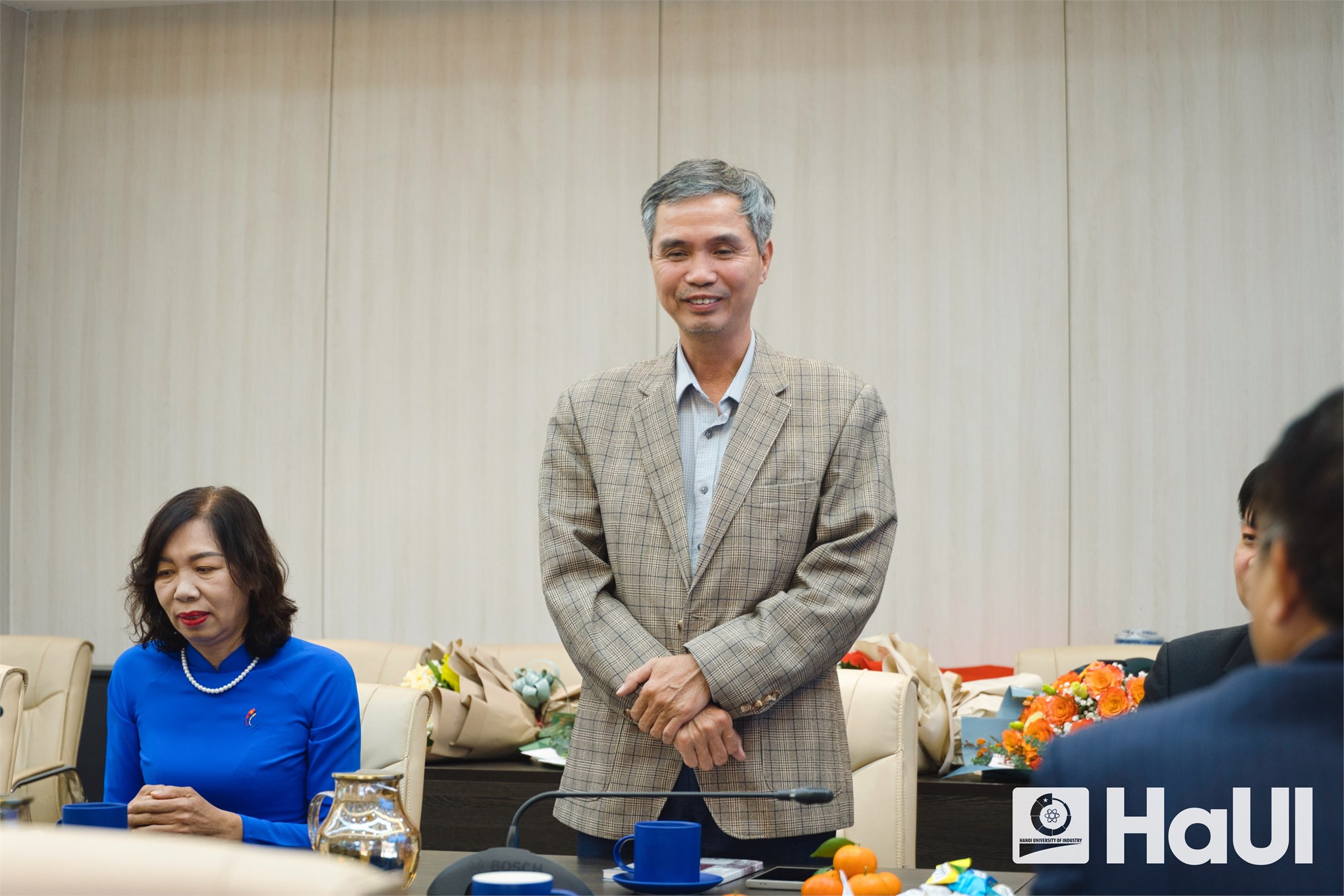 Tri ân những đóng góp bền bỉ cho sự phát triển của Đại học Công nghiệp Hà Nội