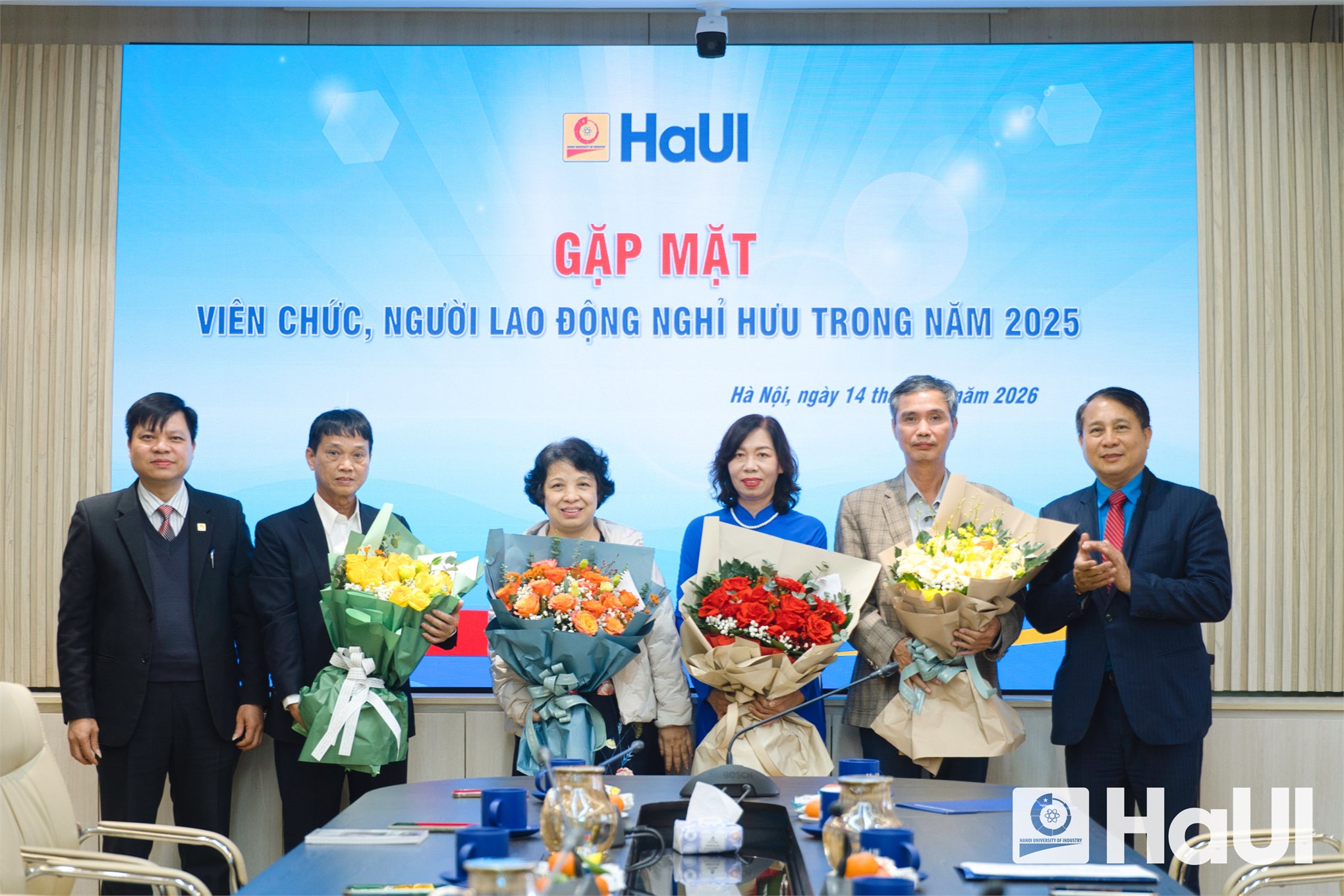 Tri ân những đóng góp bền bỉ cho sự phát triển của Đại học Công nghiệp Hà Nội