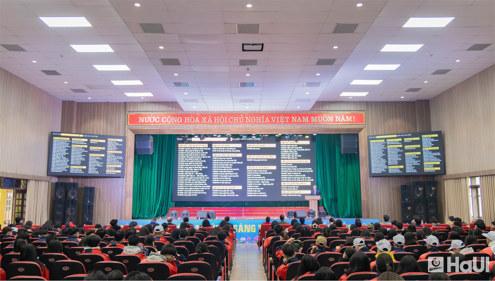 Trải nghiệm tại môi trường Đại học là nền tảng nhận thức cho học sinh trước ngưỡng cửa lựa chọn sau tốt nghiệp THPT