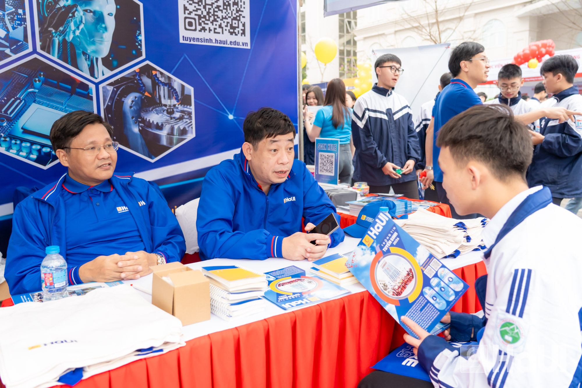 Đại học Công nghiệp Hà Nội tham dự Ngày hội tư vấn tuyển sinh – hướng nghiệp năm 2026 tại Nghệ An và Thanh Hóa