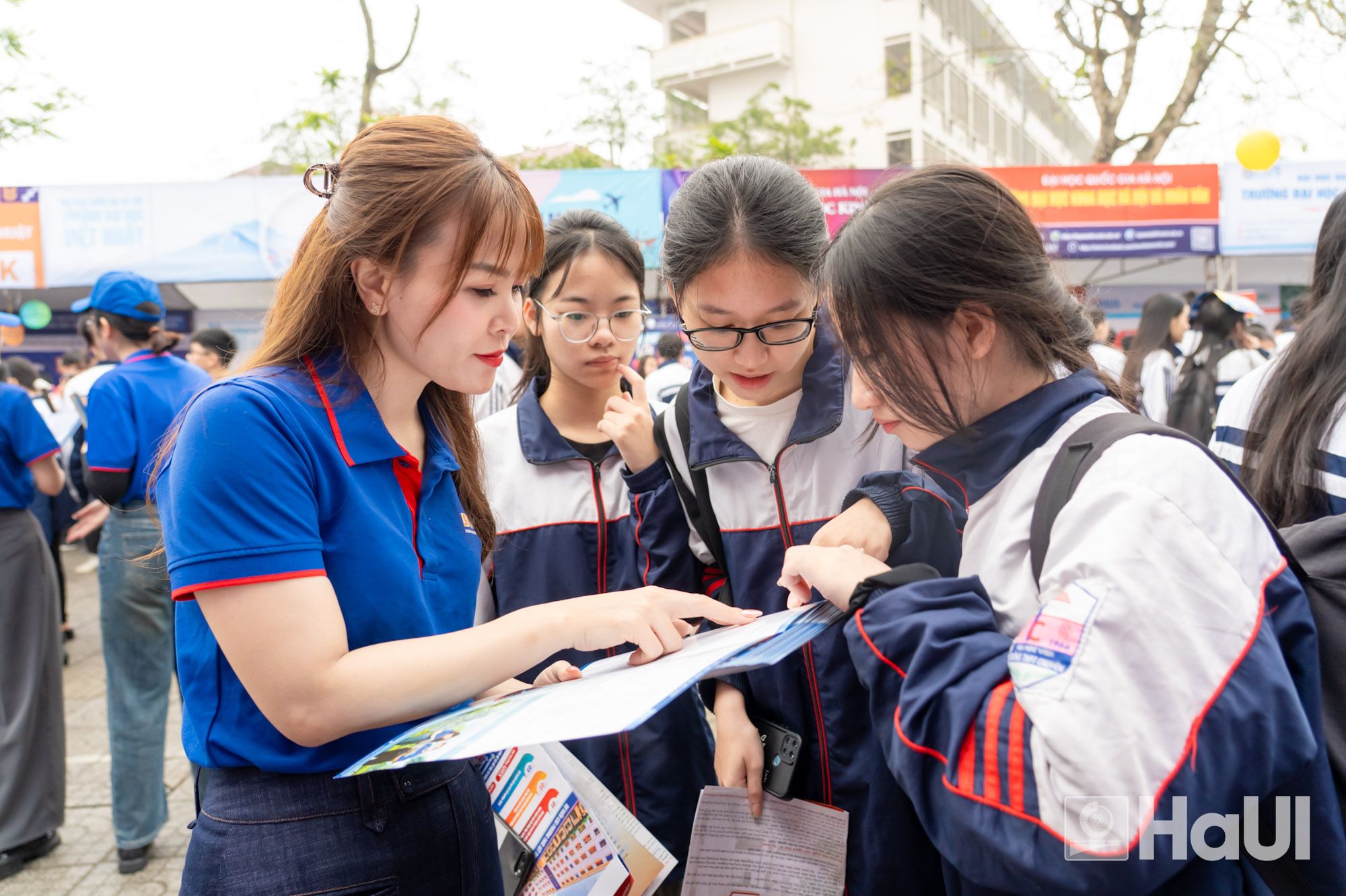Đại học Công nghiệp Hà Nội tham dự Ngày hội tư vấn tuyển sinh – hướng nghiệp năm 2026 tại Nghệ An và Thanh Hóa