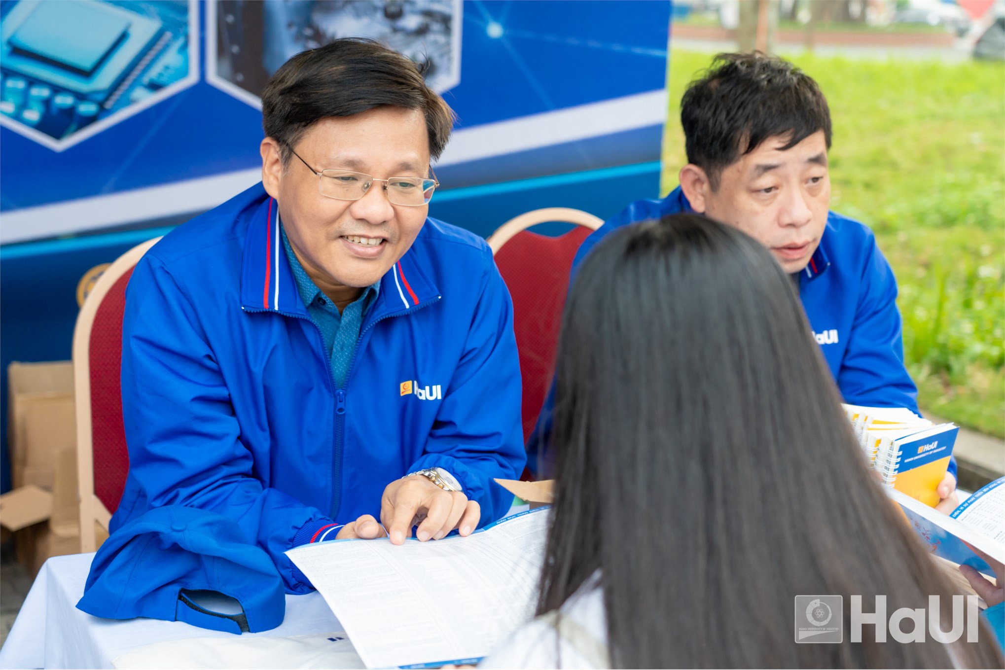 Đại học Công nghiệp Hà Nội tham dự Ngày hội tư vấn tuyển sinh – hướng nghiệp năm 2026 tại Nghệ An và Thanh Hóa