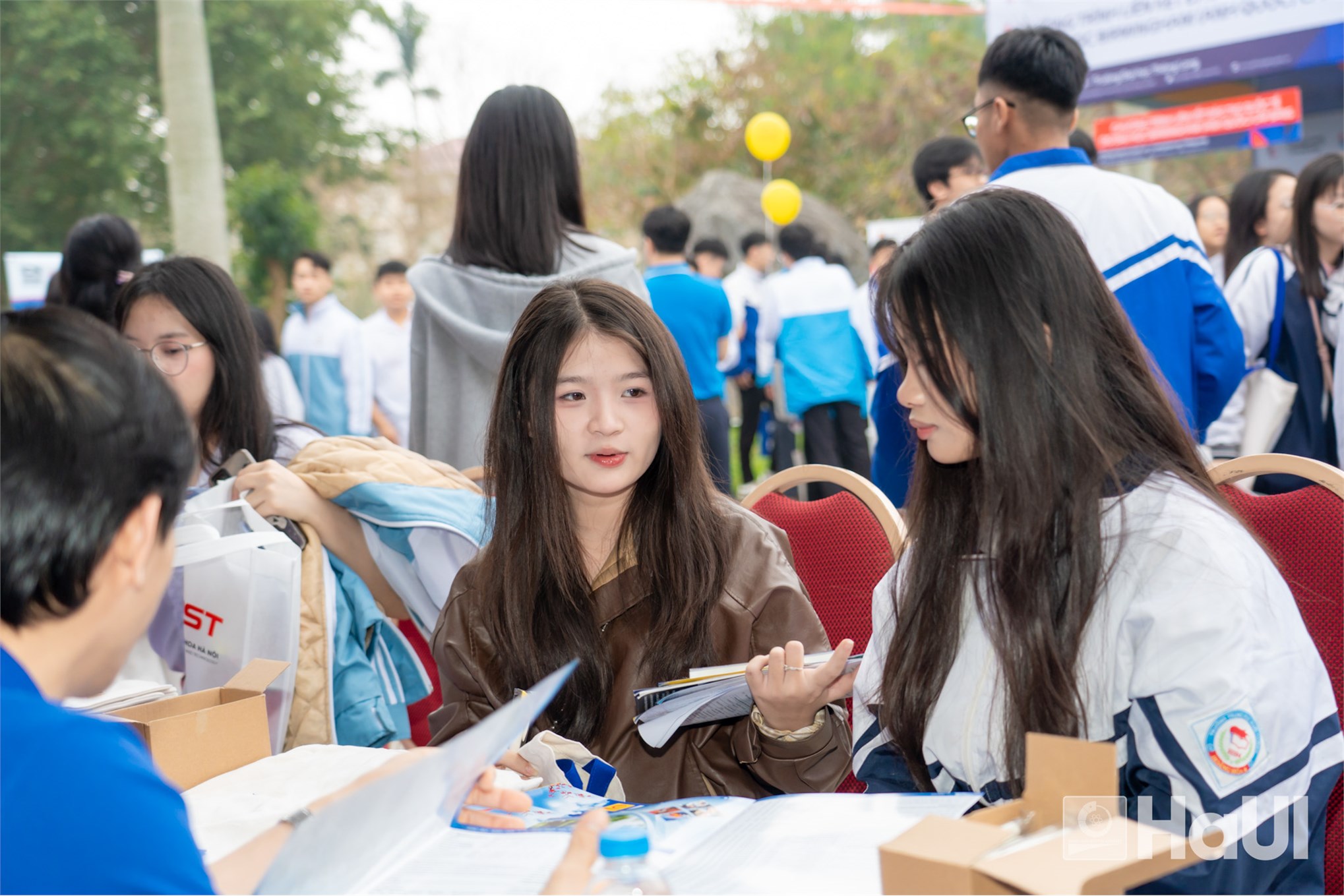 Đại học Công nghiệp Hà Nội tham dự Ngày hội tư vấn tuyển sinh – hướng nghiệp năm 2026 tại Nghệ An và Thanh Hóa