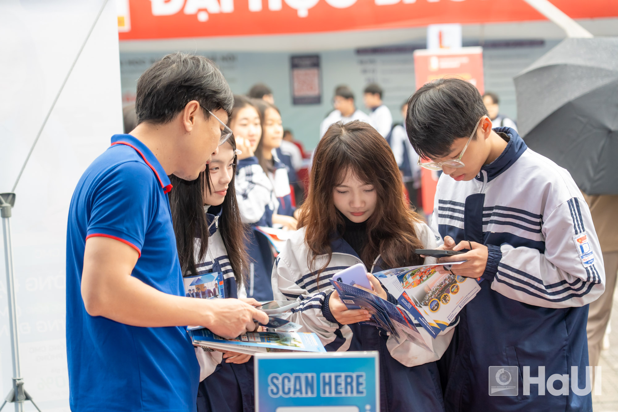 Đại học Công nghiệp Hà Nội tham dự Ngày hội tư vấn tuyển sinh – hướng nghiệp năm 2026 tại Nghệ An và Thanh Hóa