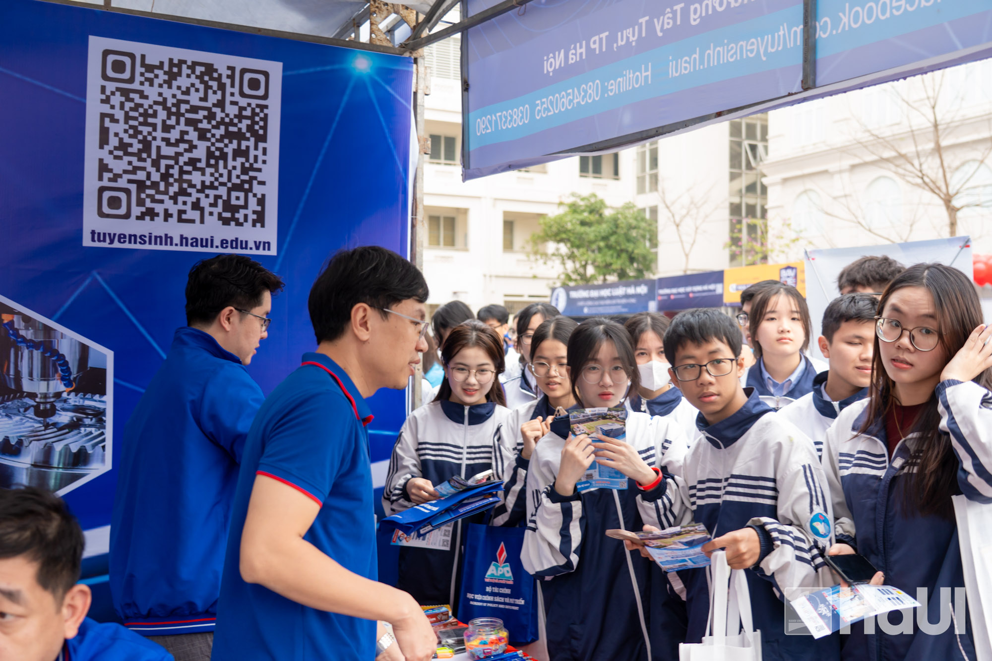 Đại học Công nghiệp Hà Nội tham dự Ngày hội tư vấn tuyển sinh – hướng nghiệp năm 2026 tại Nghệ An và Thanh Hóa