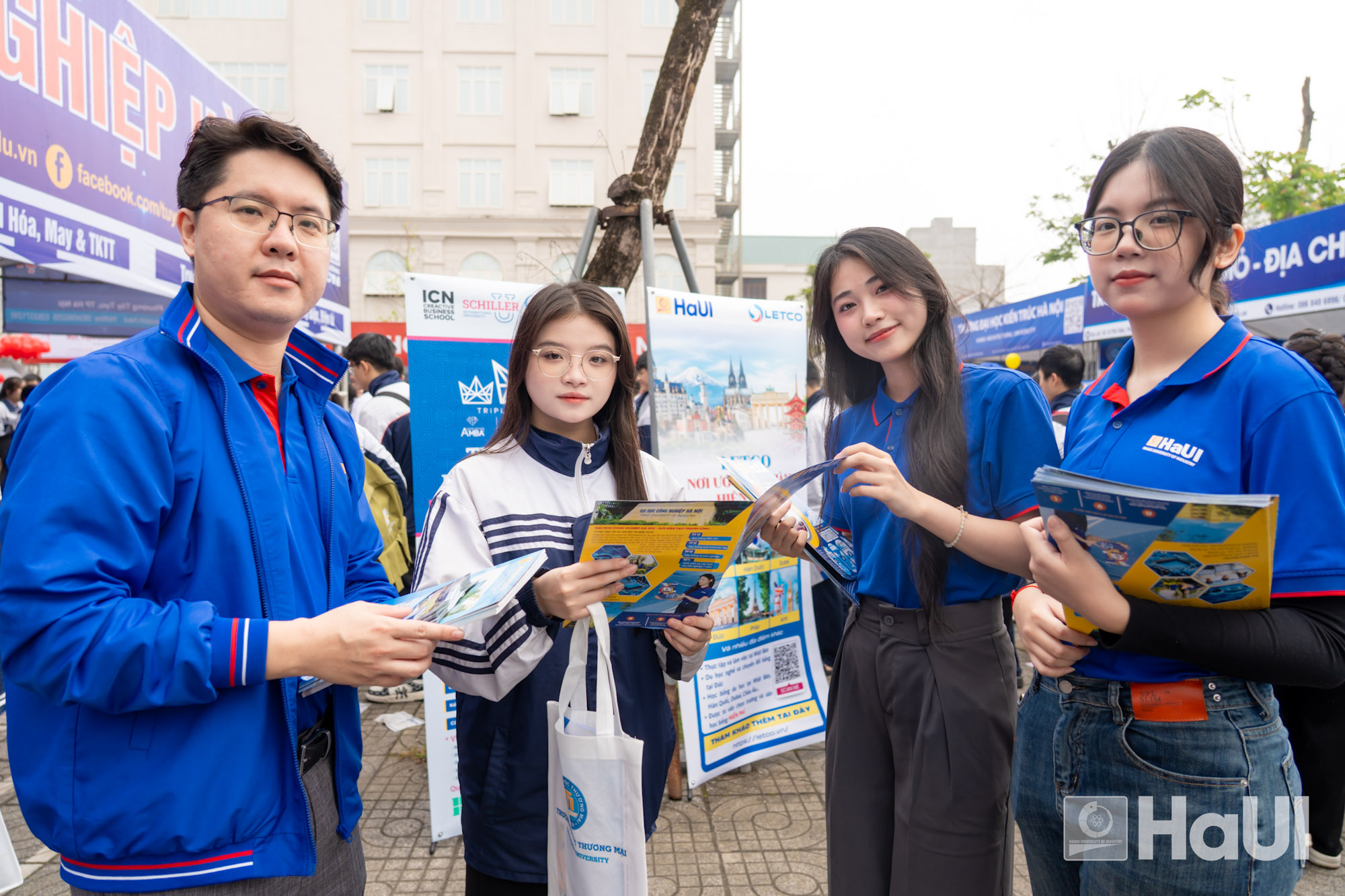 Đại học Công nghiệp Hà Nội tham dự Ngày hội tư vấn tuyển sinh – hướng nghiệp năm 2026 tại Nghệ An và Thanh Hóa