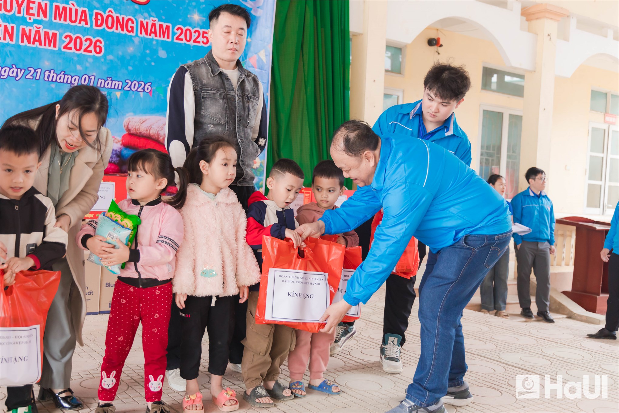 Hành trình “Đông ấm vùng cao 2026”: Tuổi trẻ viết nên câu chuyện tử tế nơi vùng cao Tân Mai