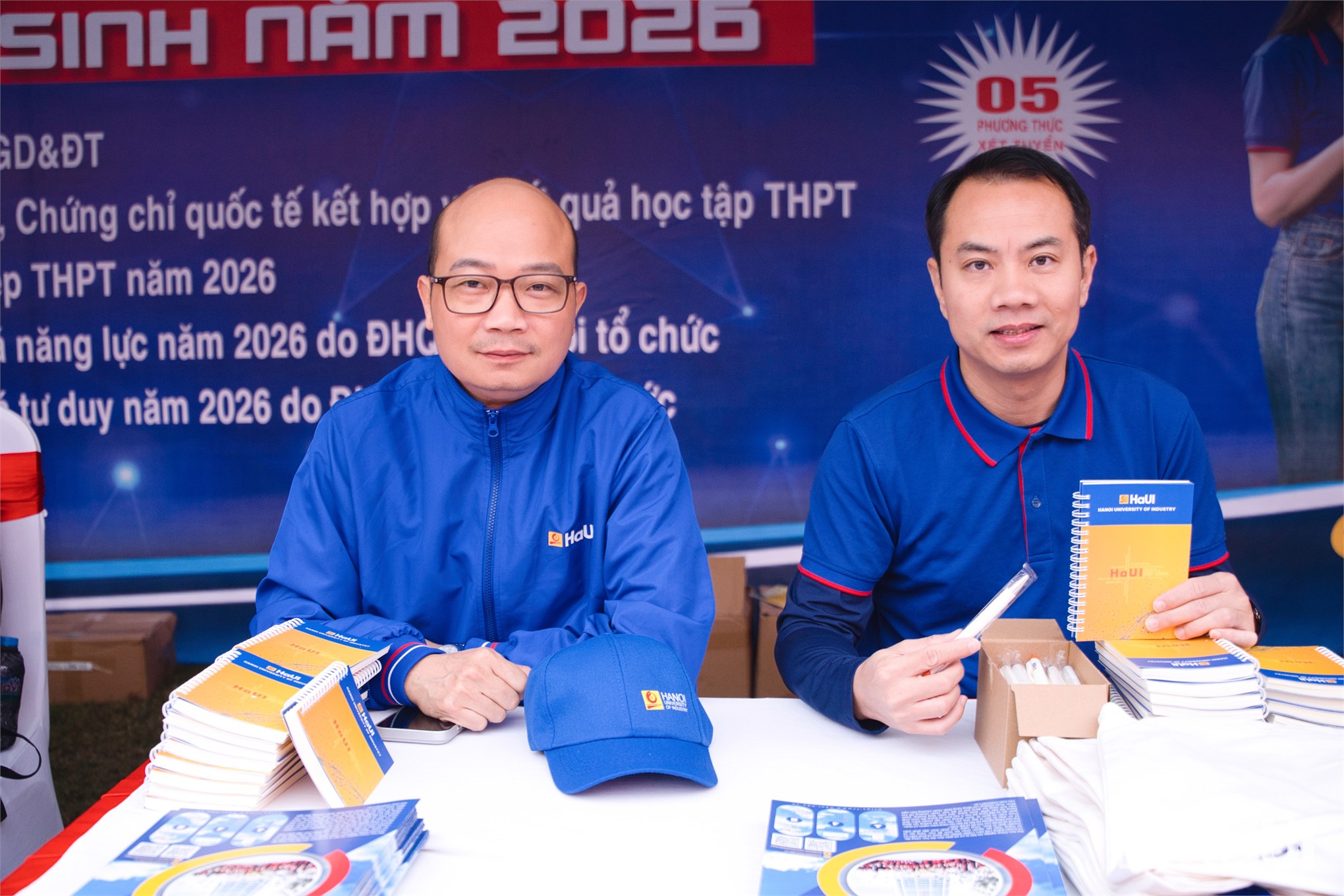 Đại học Công nghiệp Hà Nội tư vấn tuyển sinh – hướng nghiệp tại Phú Thọ và Ninh Bình