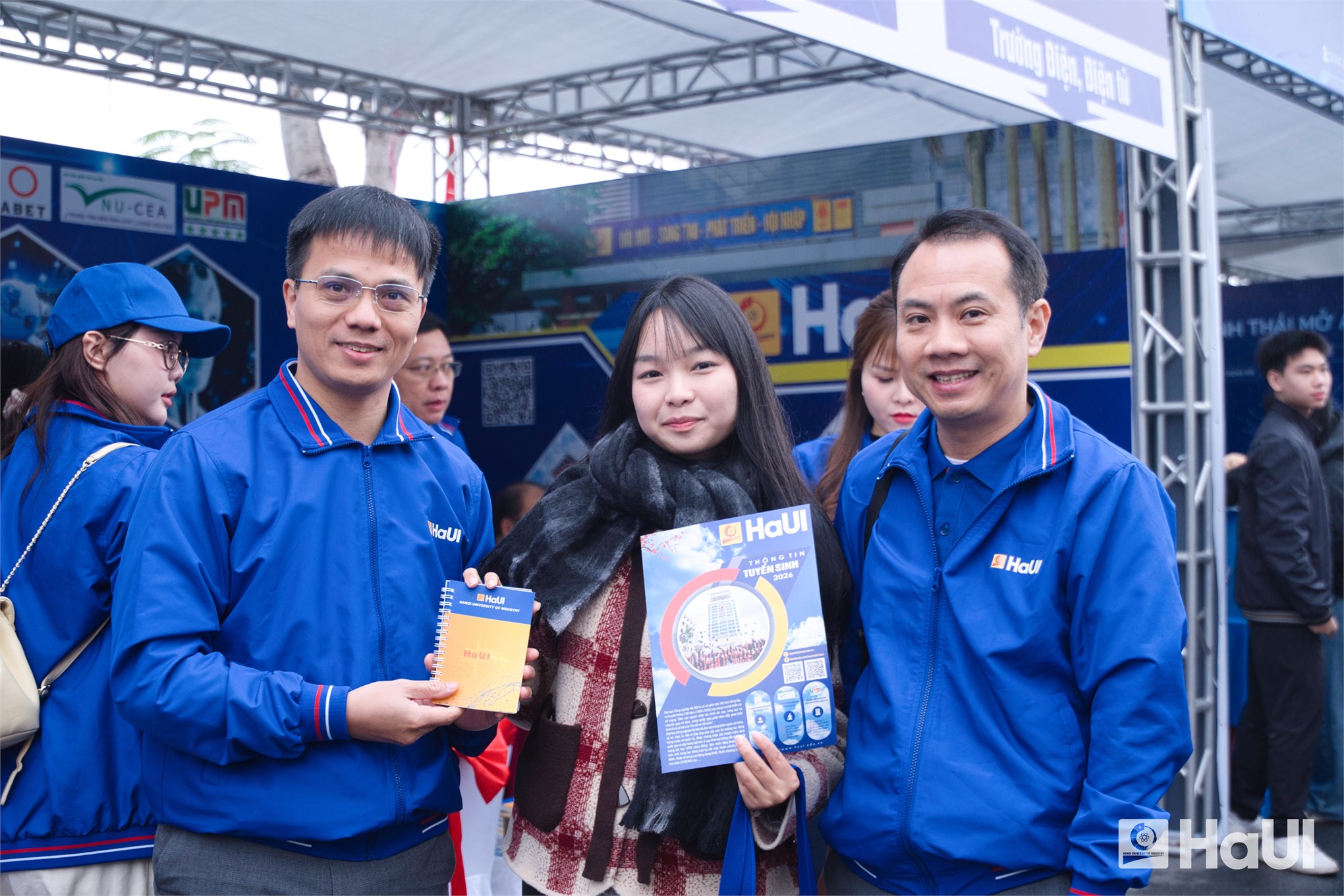 Đại học Công nghiệp Hà Nội tư vấn tuyển sinh – hướng nghiệp tại Phú Thọ và Ninh Bình