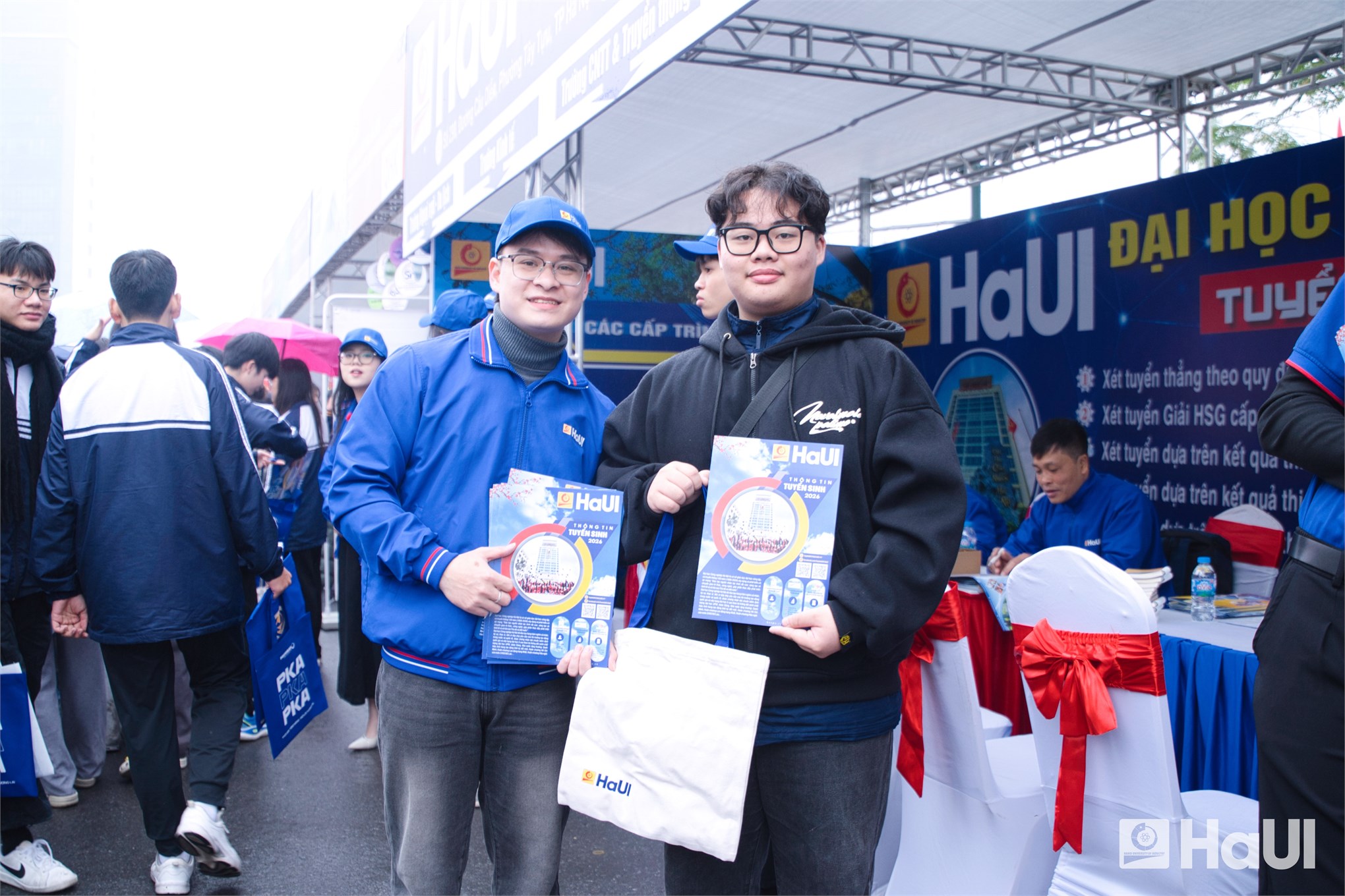 Đại học Công nghiệp Hà Nội tư vấn tuyển sinh – hướng nghiệp tại Phú Thọ và Ninh Bình