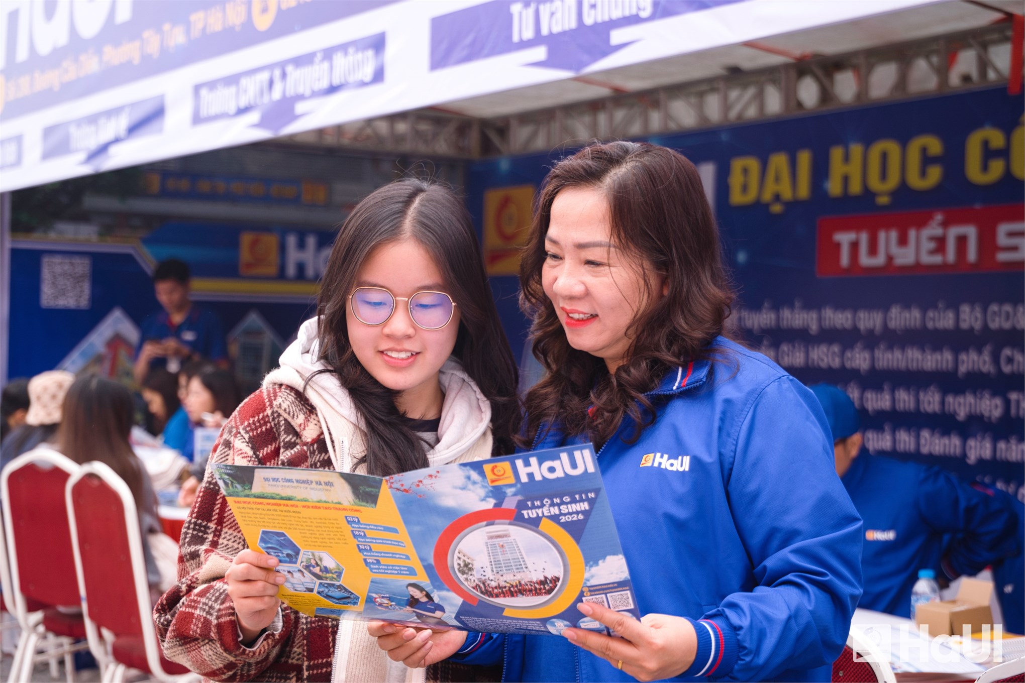 Đại học Công nghiệp Hà Nội tư vấn tuyển sinh – hướng nghiệp tại Phú Thọ và Ninh Bình