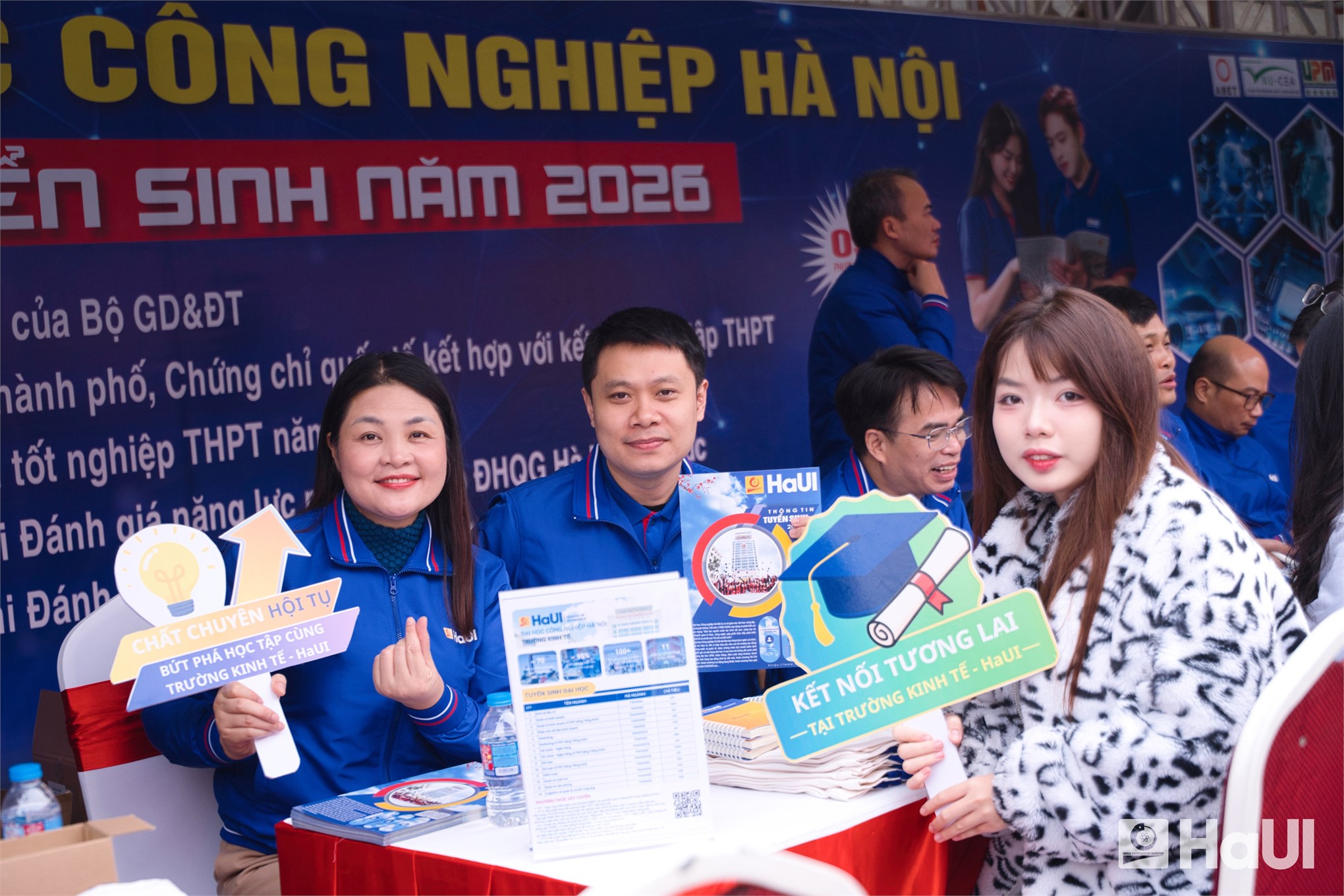 Đại học Công nghiệp Hà Nội tư vấn tuyển sinh – hướng nghiệp tại Phú Thọ và Ninh Bình