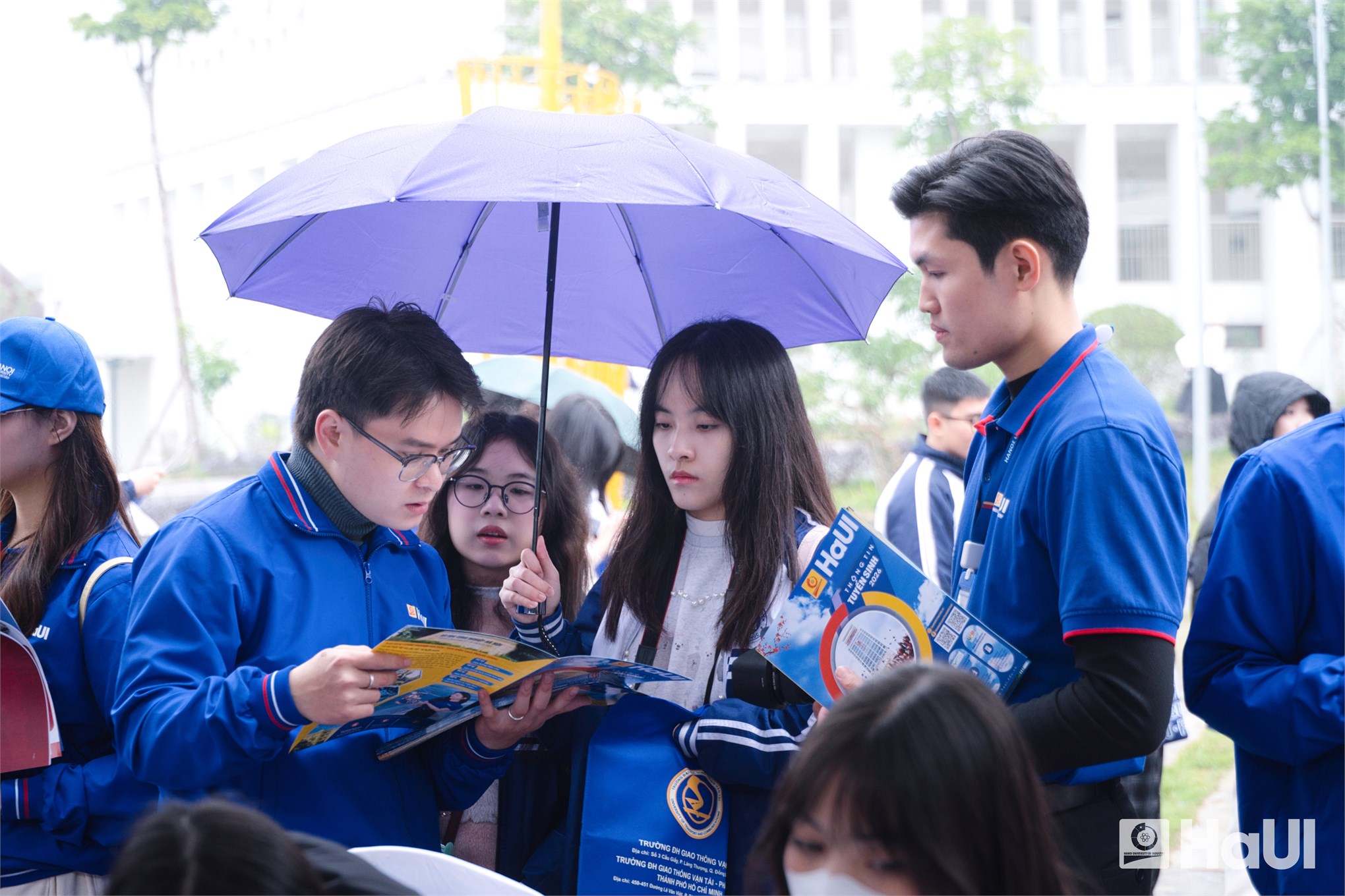 Đại học Công nghiệp Hà Nội tư vấn tuyển sinh – hướng nghiệp tại Phú Thọ và Ninh Bình