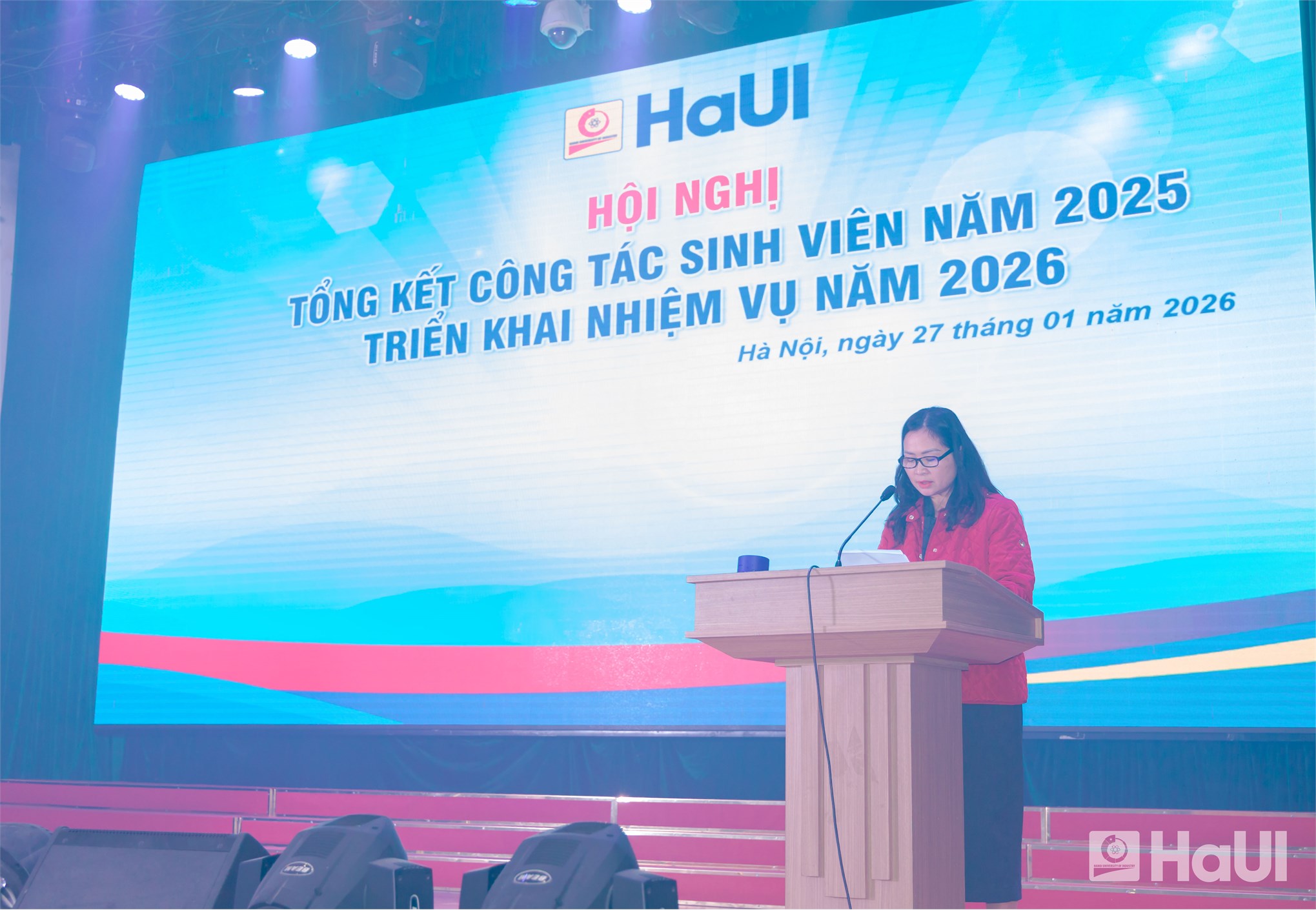 Đồng hành cùng sinh viên: HaUI tổng kết công tác sinh viên năm 2025, trao học bổng Nguyễn Thanh Bình và quà Tết 2026