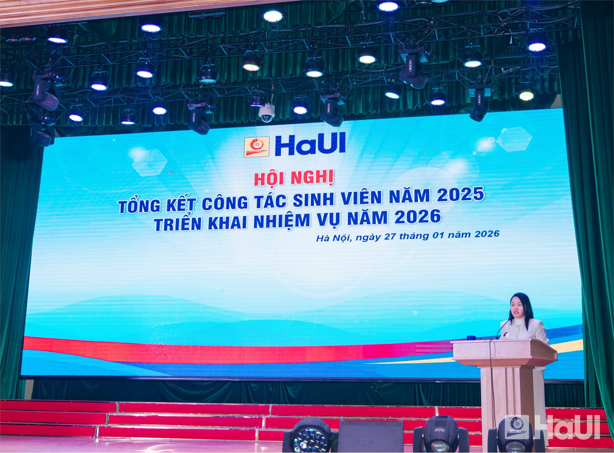 Đồng hành cùng sinh viên: HaUI tổng kết công tác sinh viên năm 2025, trao học bổng Nguyễn Thanh Bình và quà Tết 2026