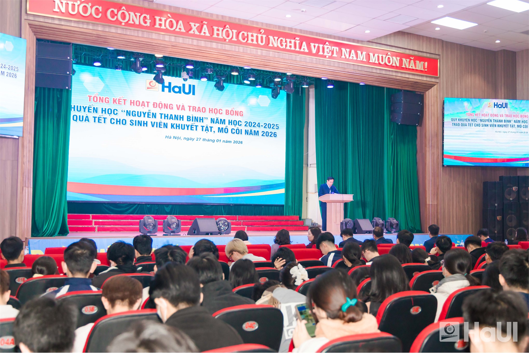 Đồng hành cùng sinh viên: HaUI tổng kết công tác sinh viên năm 2025, trao học bổng Nguyễn Thanh Bình và quà Tết 2026