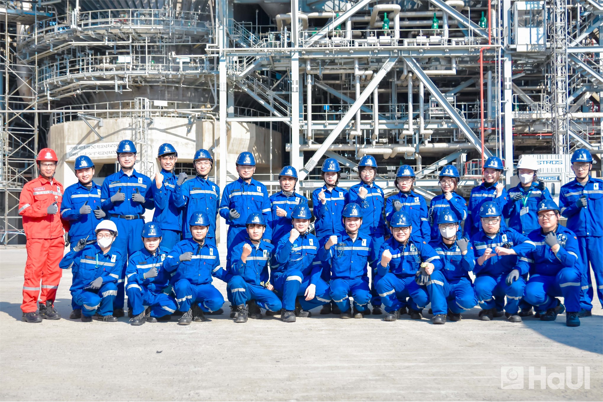 Sinh viên Kỹ thuật Hóa dầu HaUI trải nghiệm thực tế tại các công trình dầu khí trọng điểm