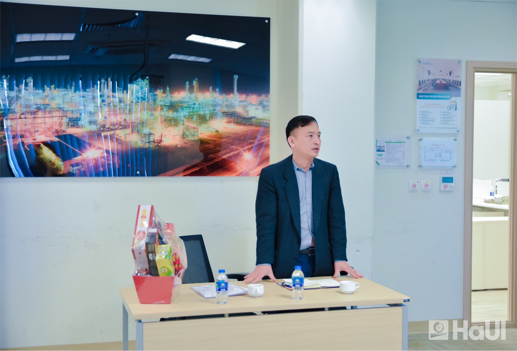 Sinh viên Kỹ thuật Hóa dầu HaUI trải nghiệm thực tế tại các công trình dầu khí trọng điểm