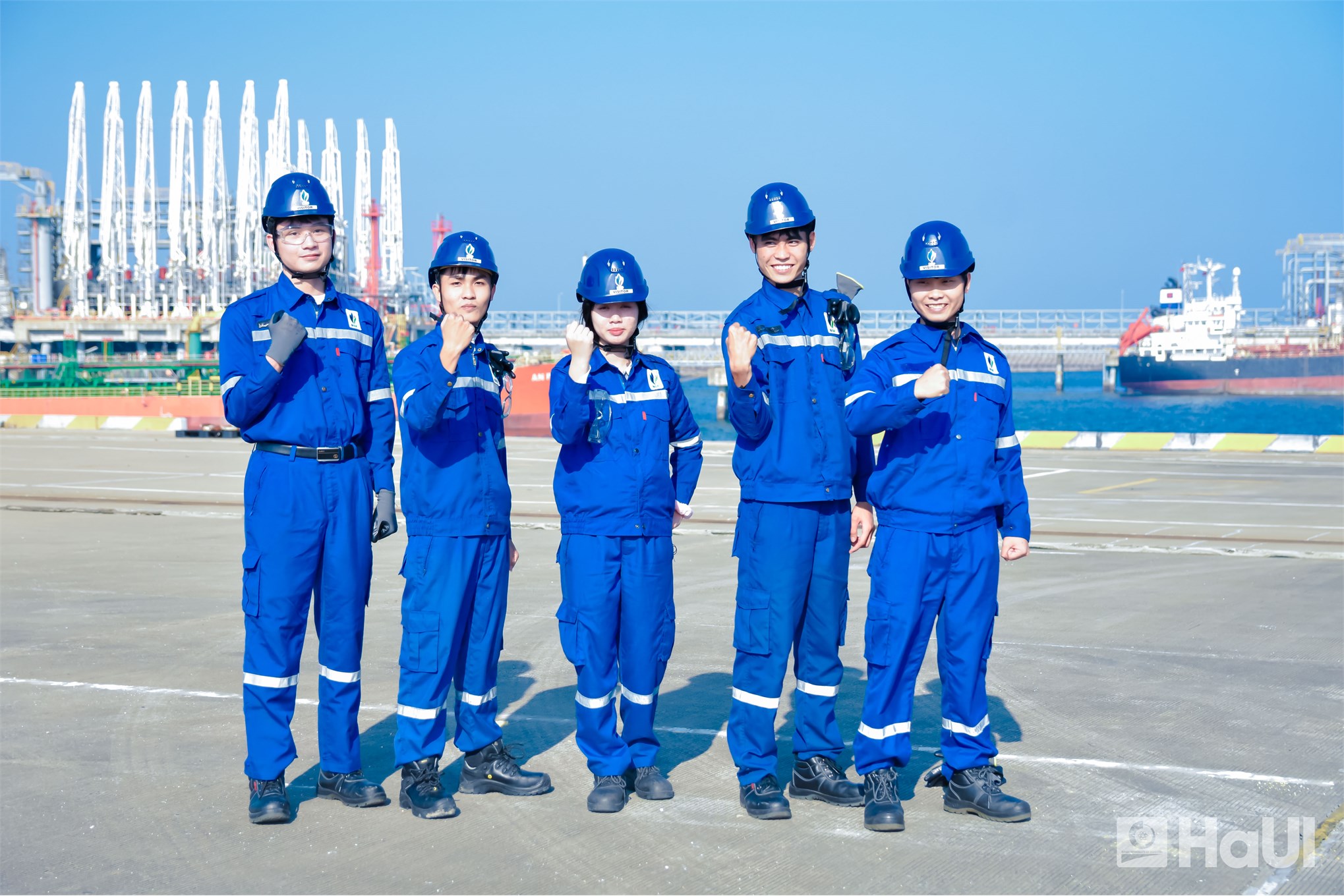 Sinh viên Kỹ thuật Hóa dầu HaUI trải nghiệm thực tế tại các công trình dầu khí trọng điểm