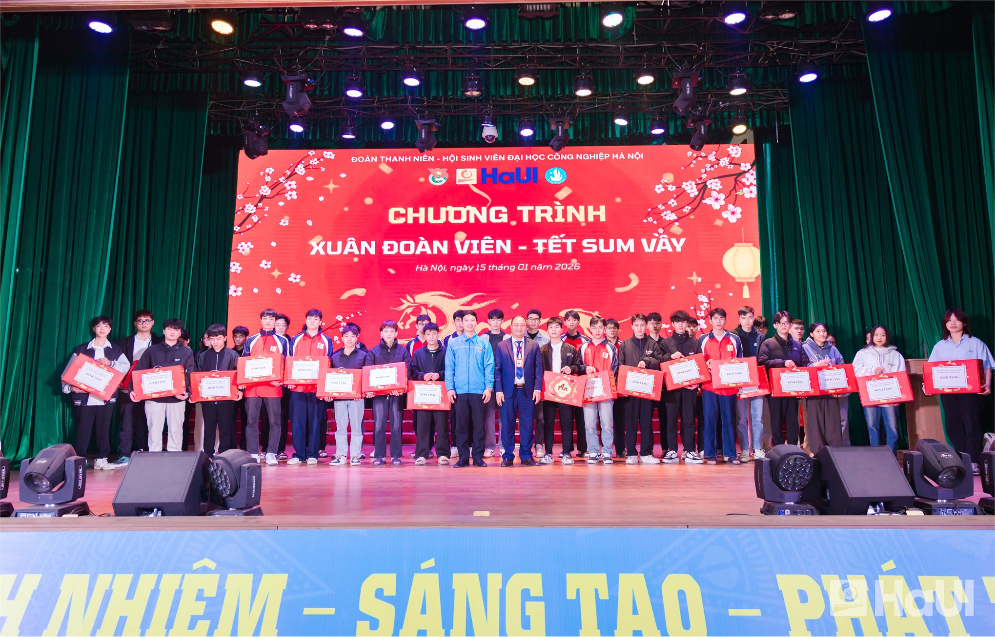 HaUI presents 360 Tet Gifts in the “Spring of Togetherness - A Reunion Tet” program 2026