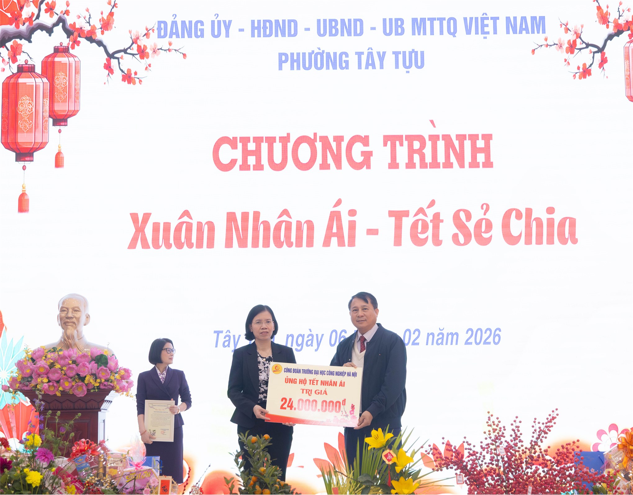 Công đoàn Đại học Công nghiệp Hà Nội lan tỏa yêu thương qua chương trình “Xuân nhân ái – Tết chia sẻ” tại Phường Tây Tựu