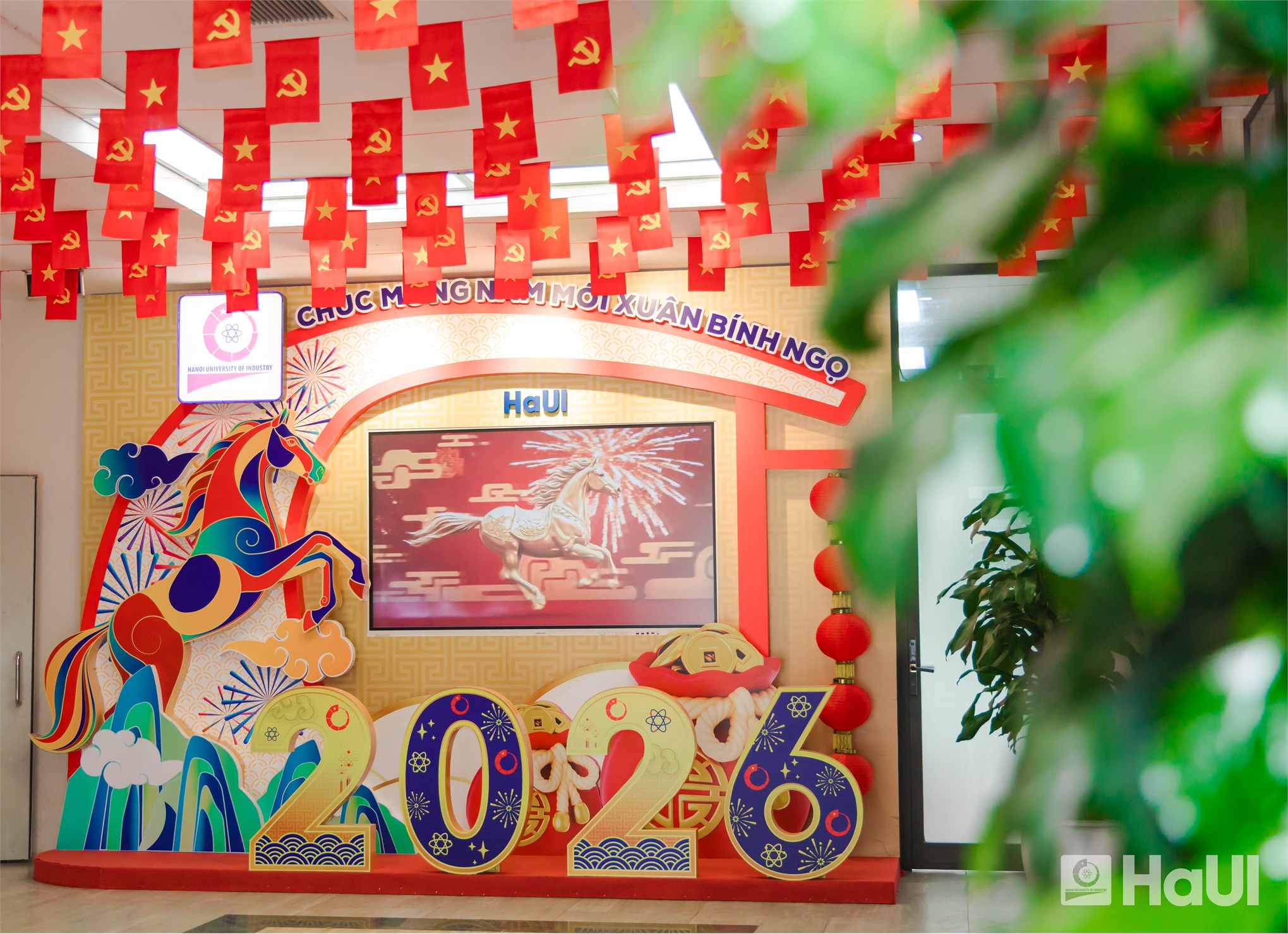 Vị thế mới, khí thế mới: Bản hòa ca Xuân ấm áp gõ cửa Đại học Công nghiệp Hà Nội