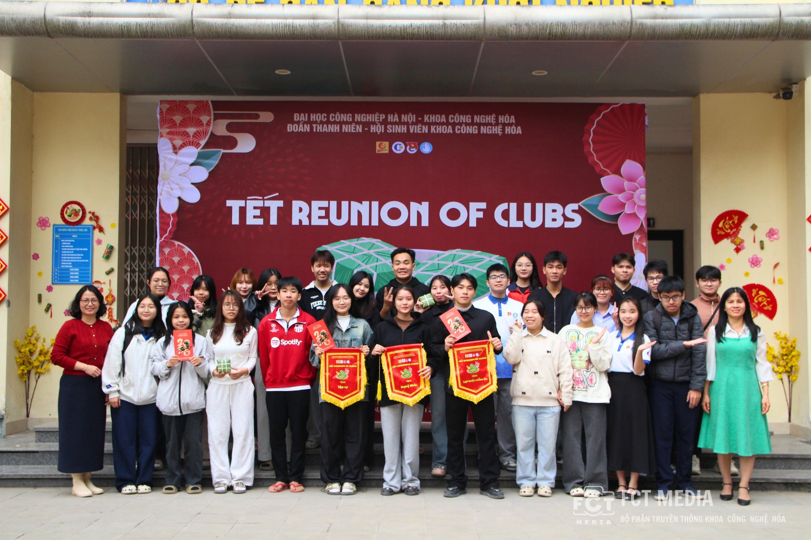 Vị thế mới, khí thế mới: Bản hòa ca Xuân ấm áp gõ cửa Đại học Công nghiệp Hà Nội