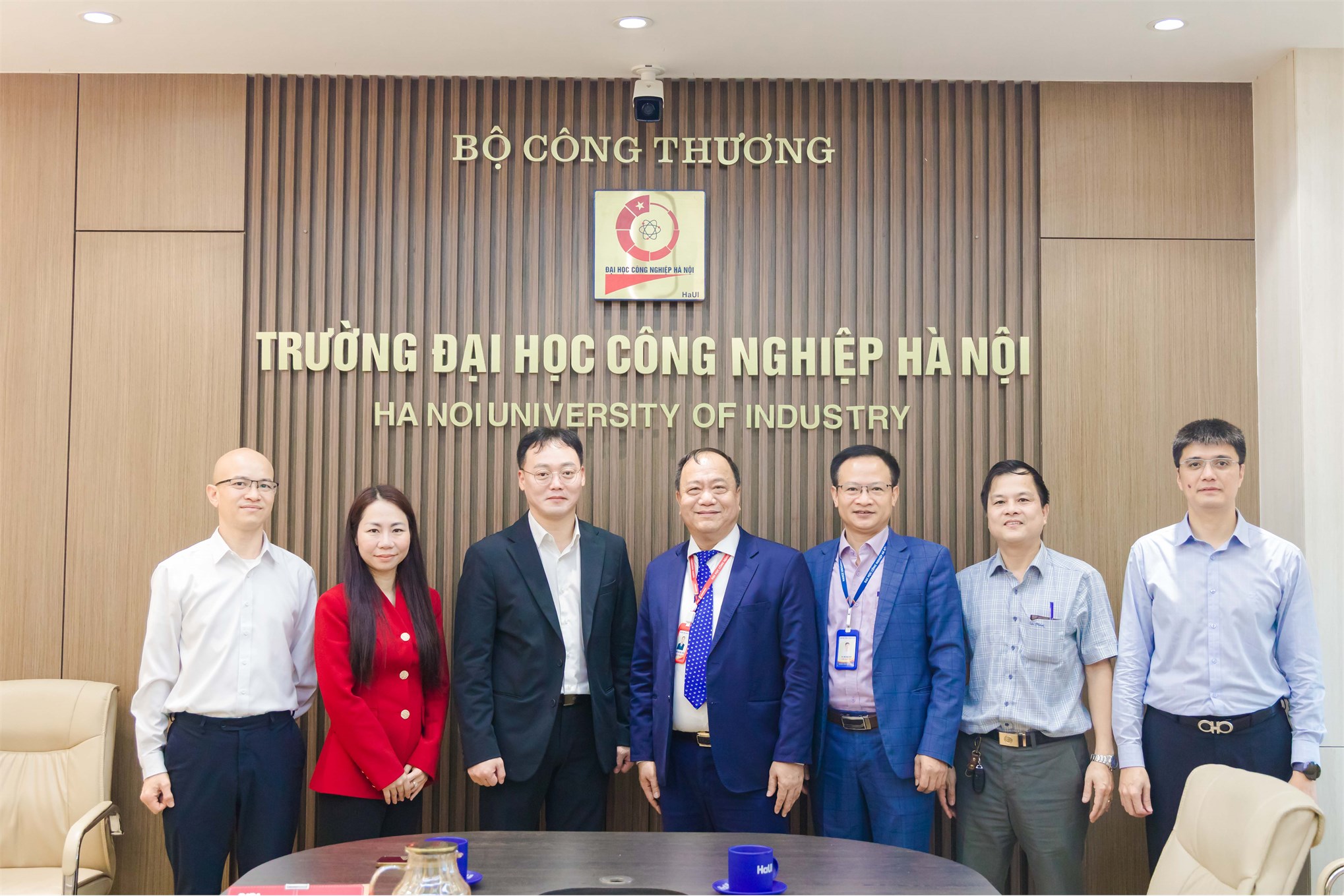 HaUI và Công ty TNHH Optrontec Vina: Nâng tầm hợp tác, hiện thực hóa trải nghiệm thực tế cho sinh viên