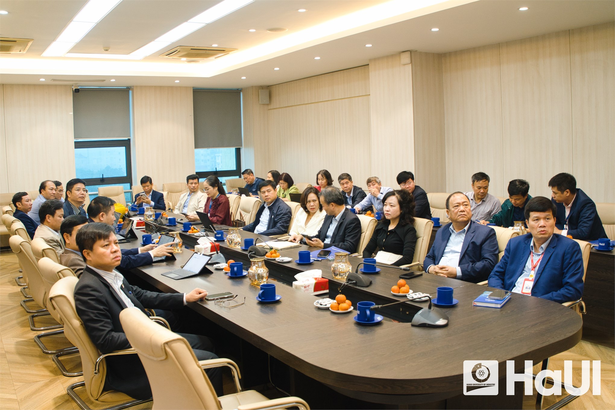 Đại học Công nghiệp Hà Nội tham dự Hội nghị toàn quốc quán triệt, triển khai Nghị quyết số 79 và 80 của Bộ Chính trị