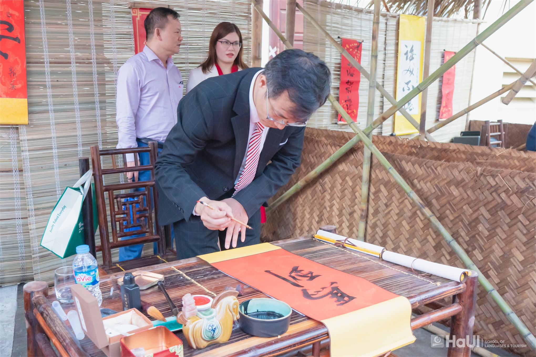 Nét chữ tài hoa 2026: Thông điệp bình an đầu xuân