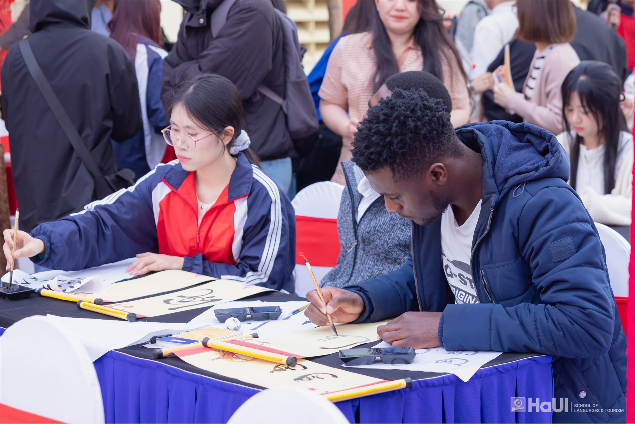 Nét chữ tài hoa 2026: Thông điệp bình an đầu xuân