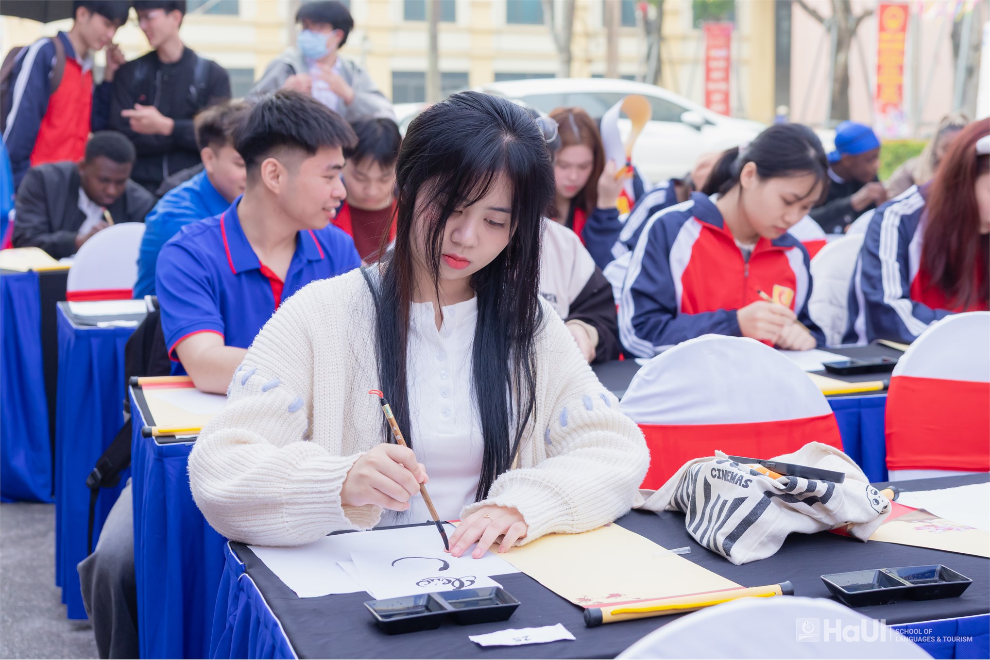 Nét chữ tài hoa 2026: Thông điệp bình an đầu xuân