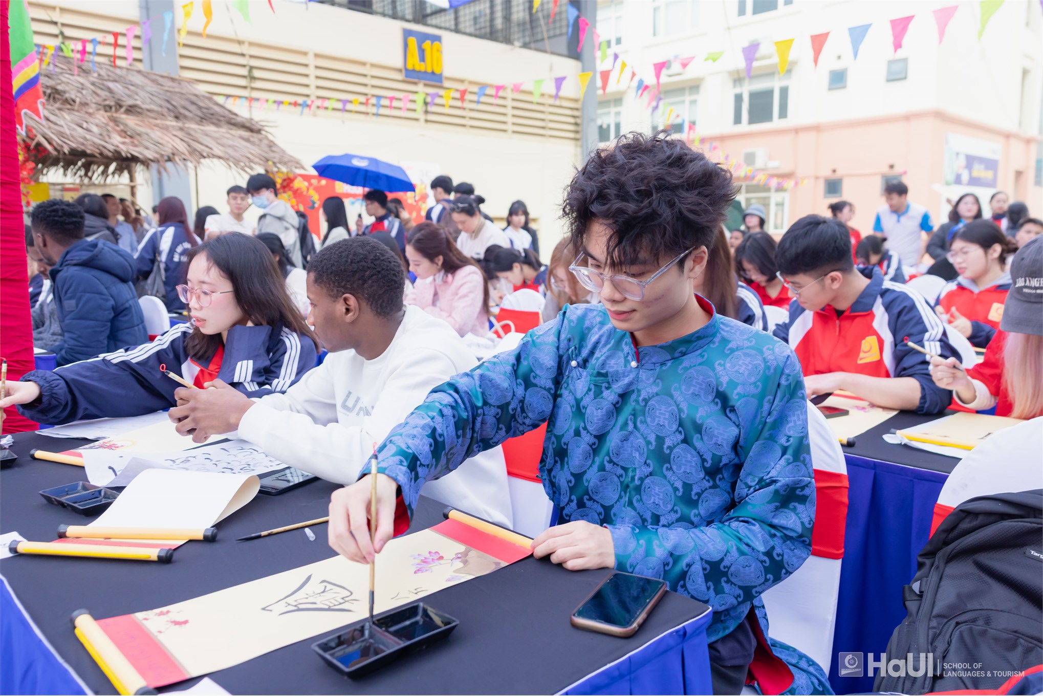 Nét chữ tài hoa 2026: Thông điệp bình an đầu xuân