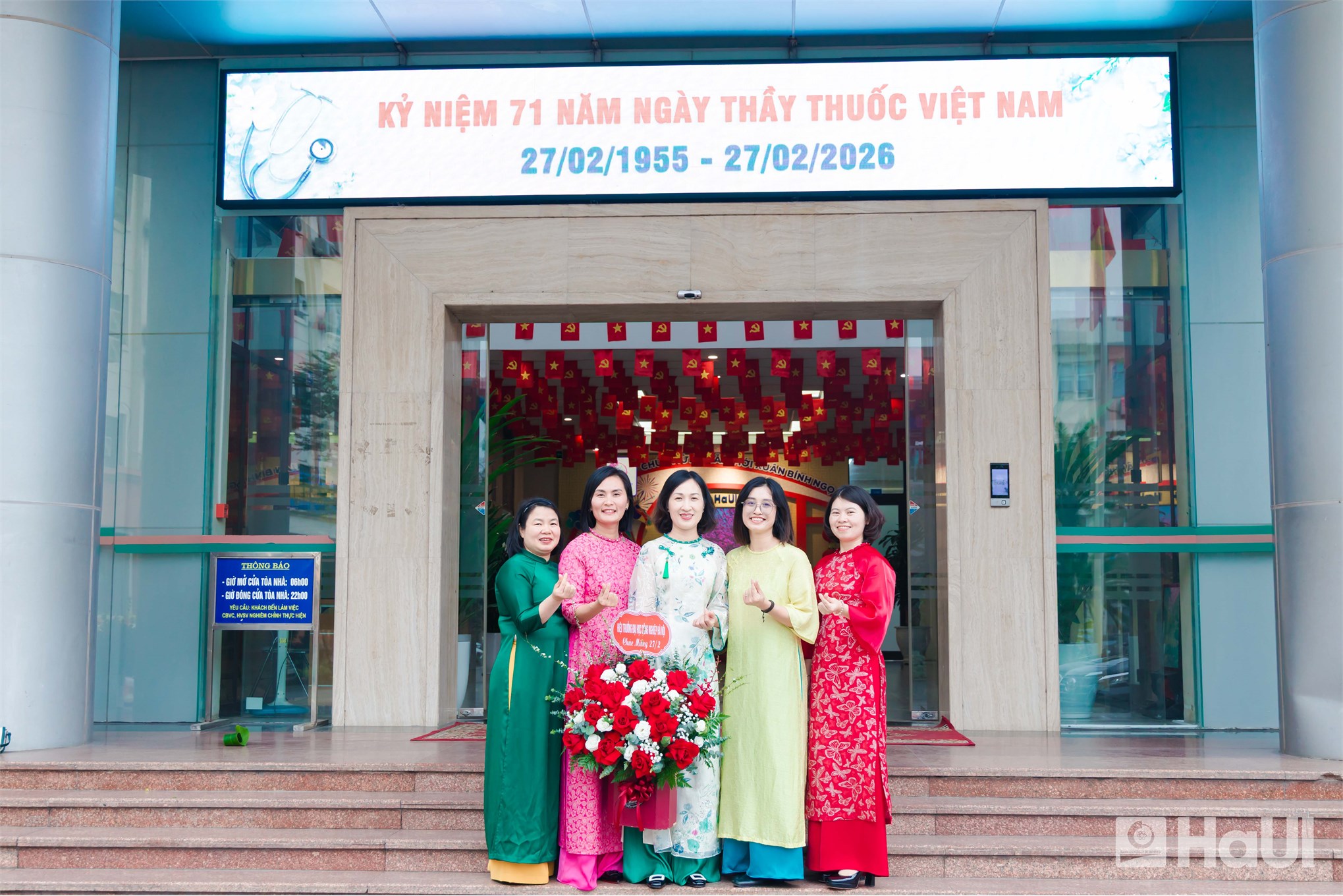 Tôn vinh đội ngũ y bác sĩ tại Đại học Công nghiệp Hà Nội