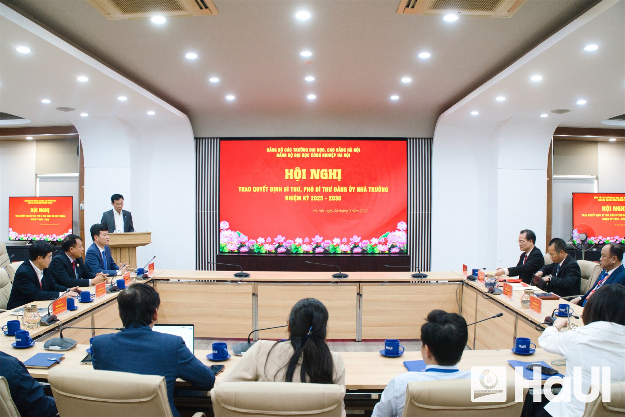 Đại học Công nghiệp Hà Nội tổ chức Hội nghị trao quyết định Bí thư, Phó Bí thư Đảng ủy nhiệm kỳ 2025 - 2030