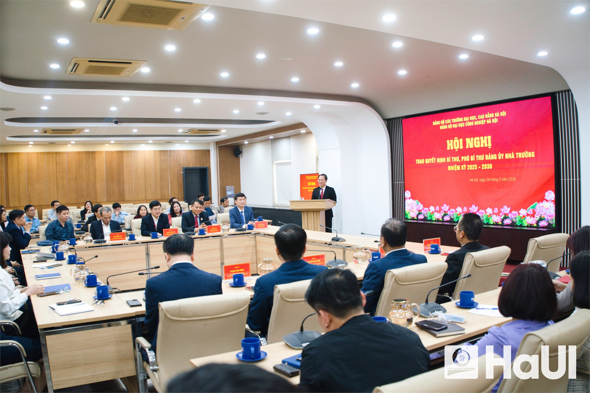 Đại học Công nghiệp Hà Nội tổ chức Hội nghị trao quyết định Bí thư, Phó Bí thư Đảng ủy nhiệm kỳ 2025 - 2030
