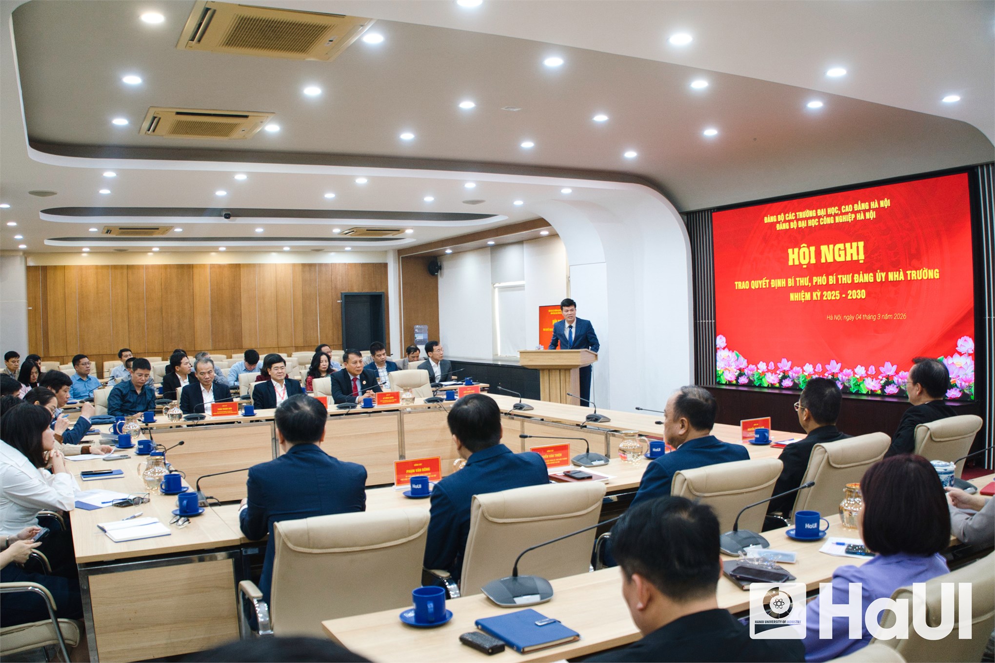 Đại học Công nghiệp Hà Nội tổ chức Hội nghị trao quyết định Bí thư, Phó Bí thư Đảng ủy nhiệm kỳ 2025 - 2030