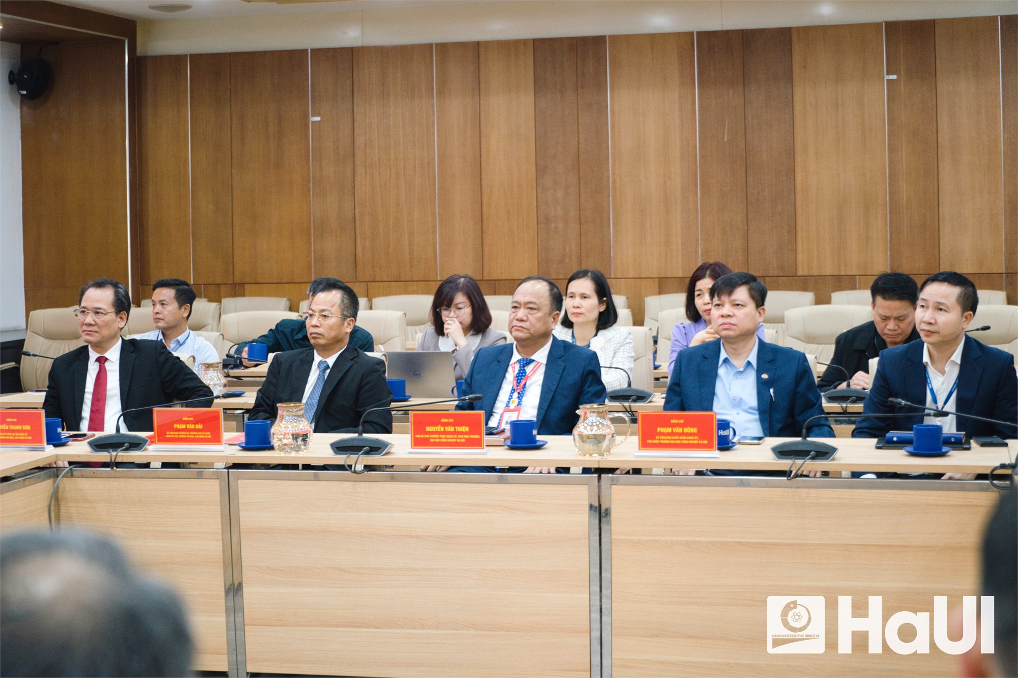 Đại học Công nghiệp Hà Nội tổ chức Hội nghị trao quyết định Bí thư, Phó Bí thư Đảng ủy nhiệm kỳ 2025 - 2030