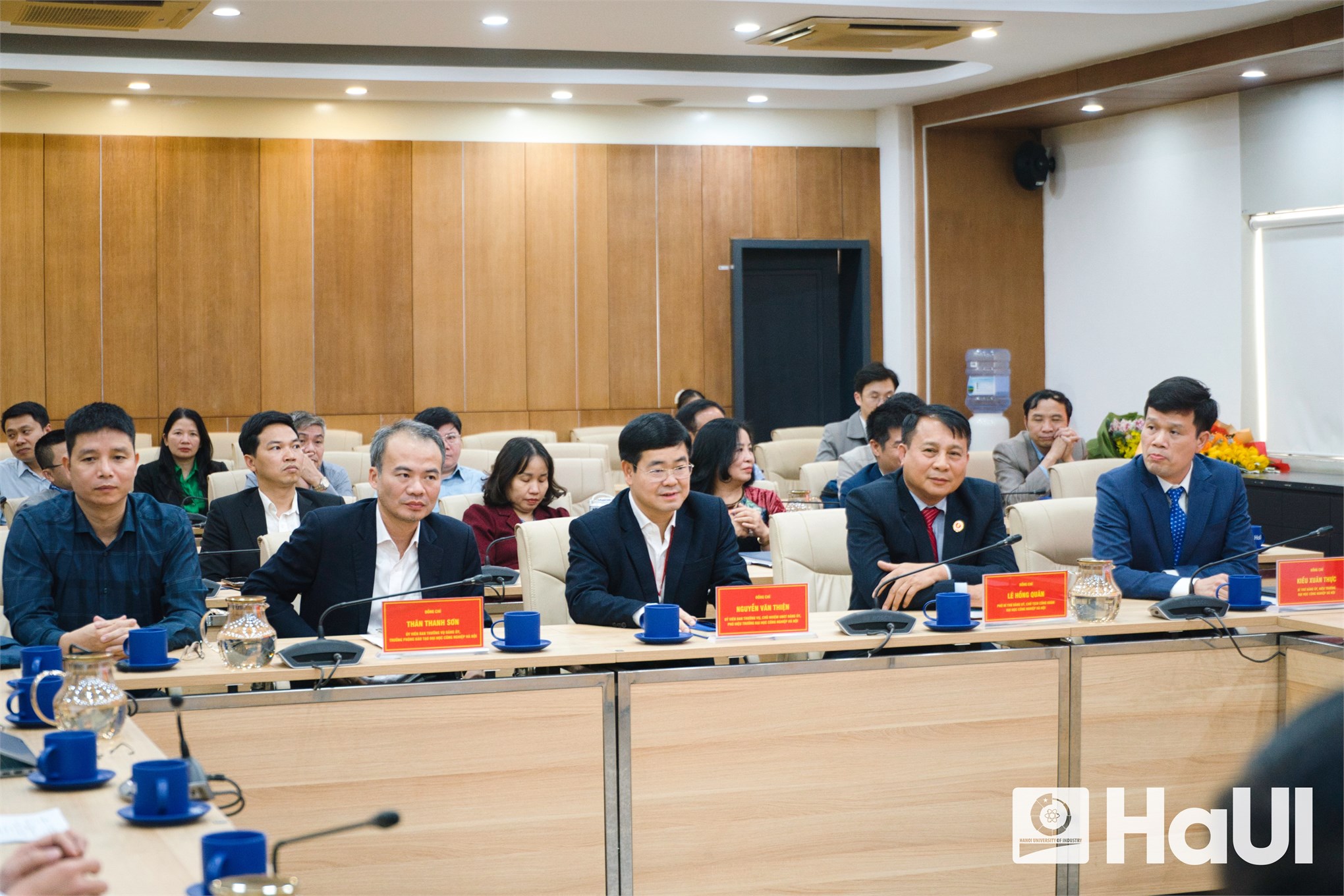 Đại học Công nghiệp Hà Nội tổ chức Hội nghị trao quyết định Bí thư, Phó Bí thư Đảng ủy nhiệm kỳ 2025 - 2030