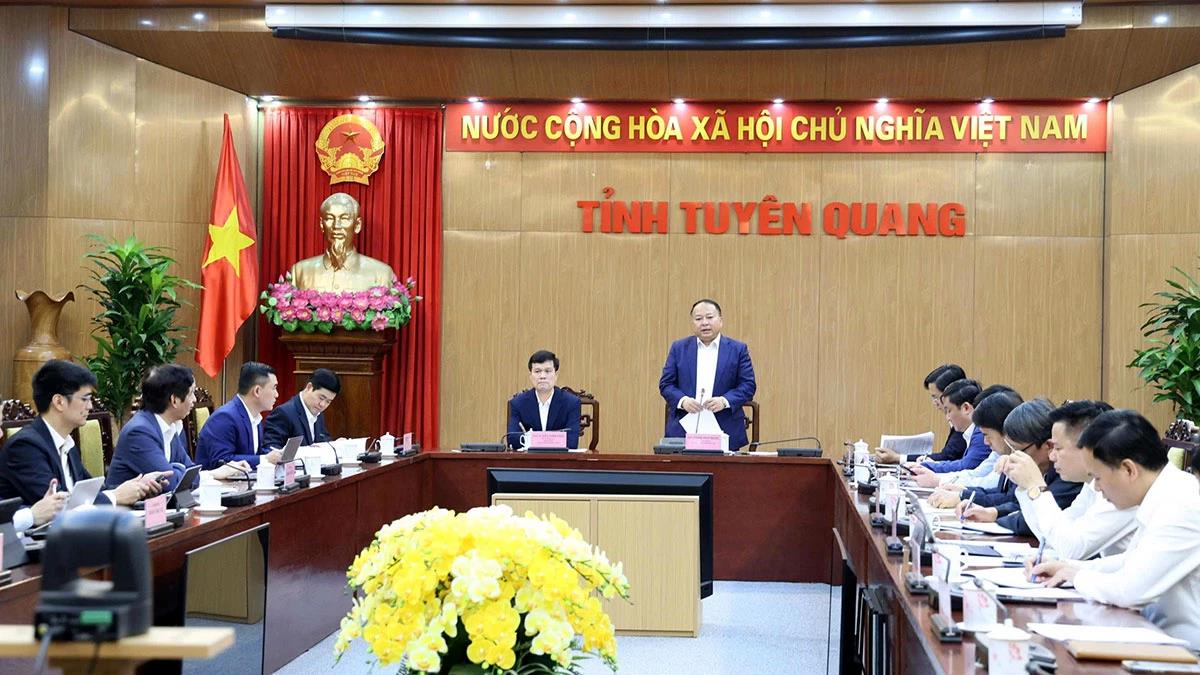 Chủ tịch UBND tỉnh Tuyên Quang Phan Huy Ngọc làm việc với đoàn công tác Đại học Công nghiệp Hà Nội