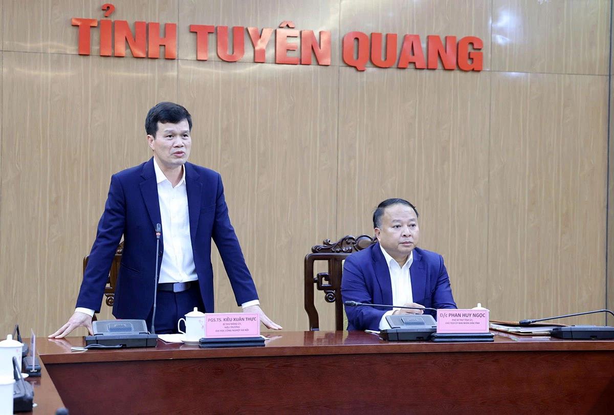 Chủ tịch UBND tỉnh Tuyên Quang Phan Huy Ngọc làm việc với đoàn công tác Đại học Công nghiệp Hà Nội