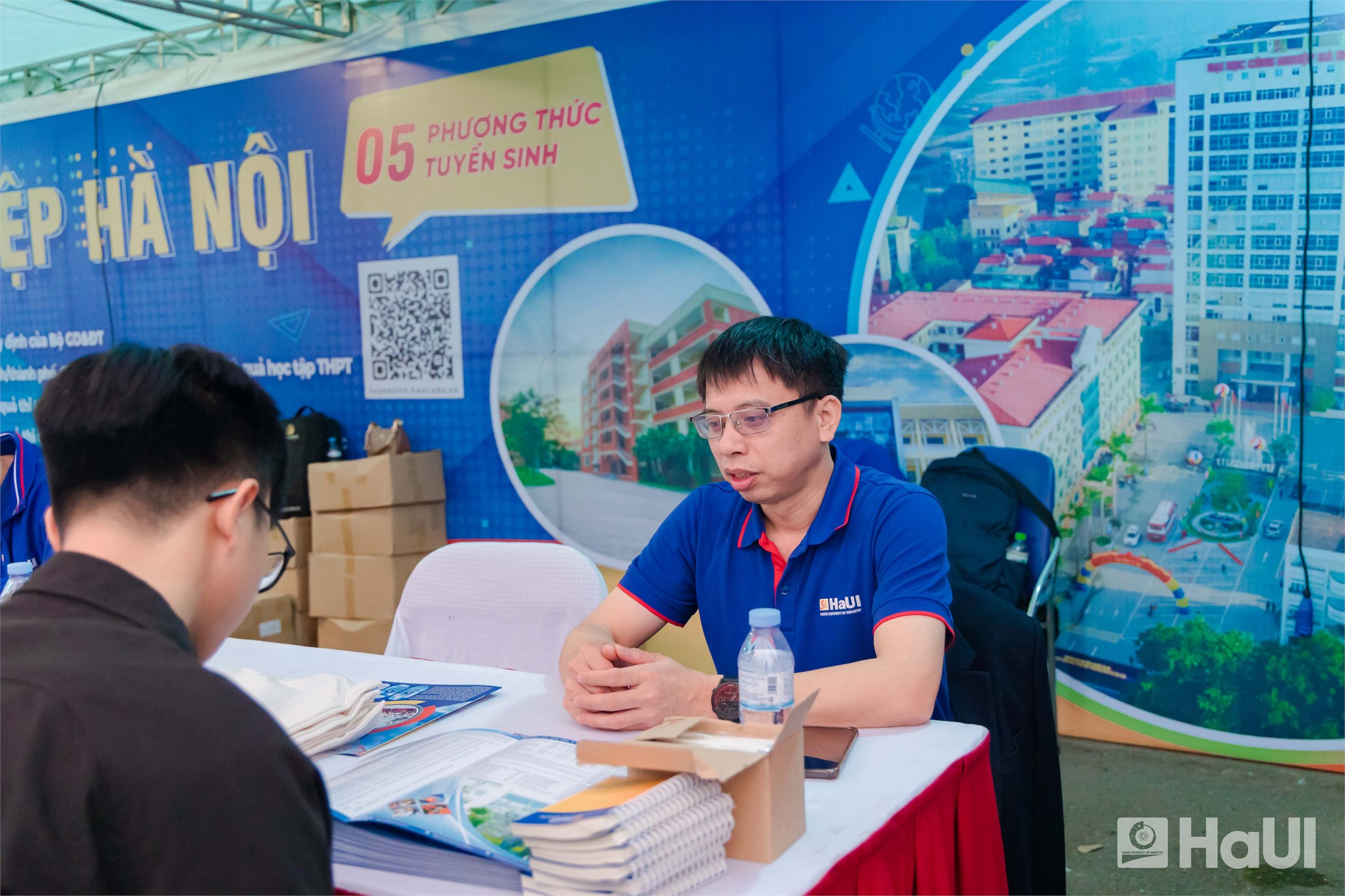 Đại học Công nghiệp Hà Nội chinh phục sĩ tử Thủ đô tại Ngày hội tư vấn tuyển sinh 2026