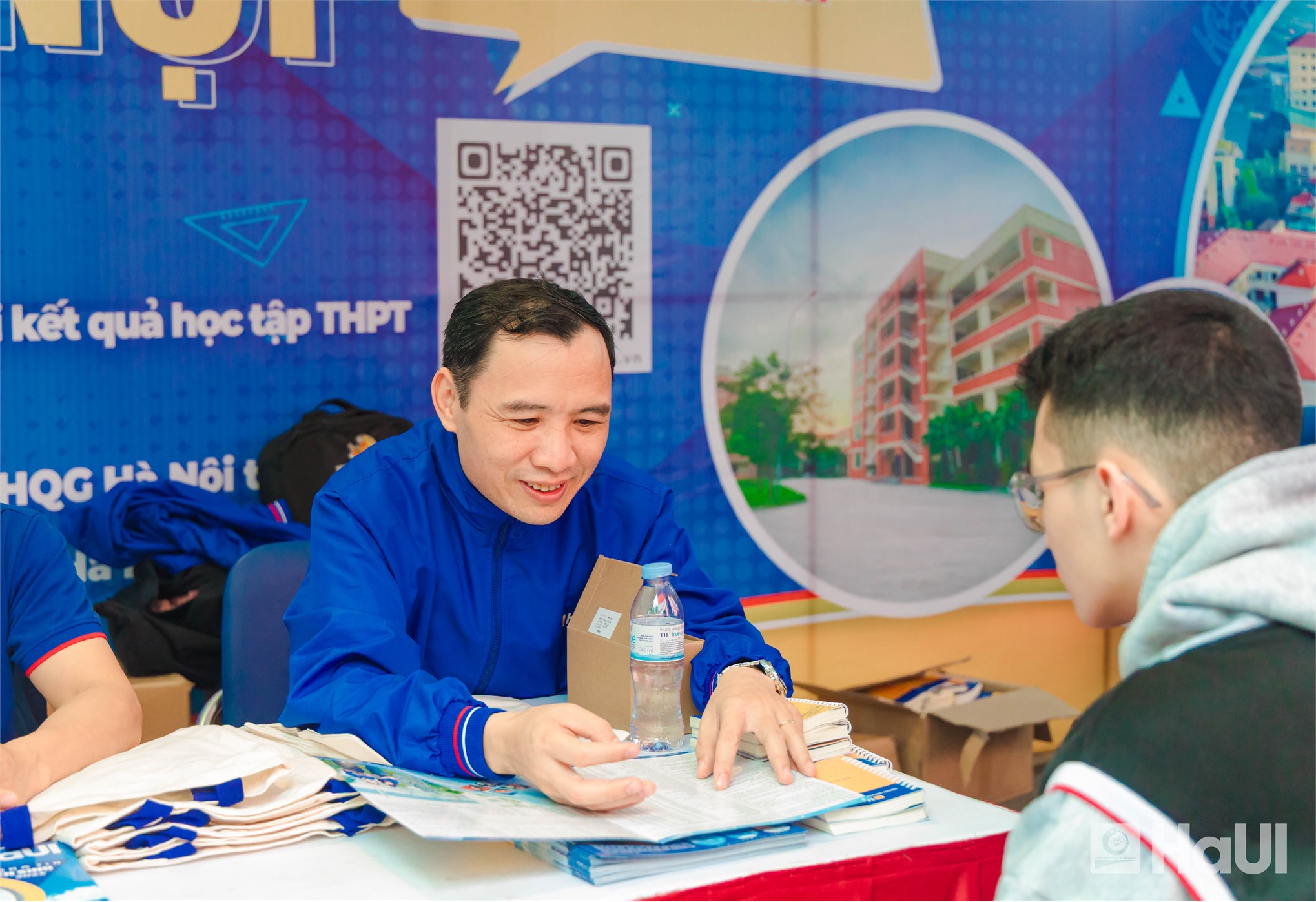 Đại học Công nghiệp Hà Nội chinh phục sĩ tử Thủ đô tại Ngày hội tư vấn tuyển sinh 2026