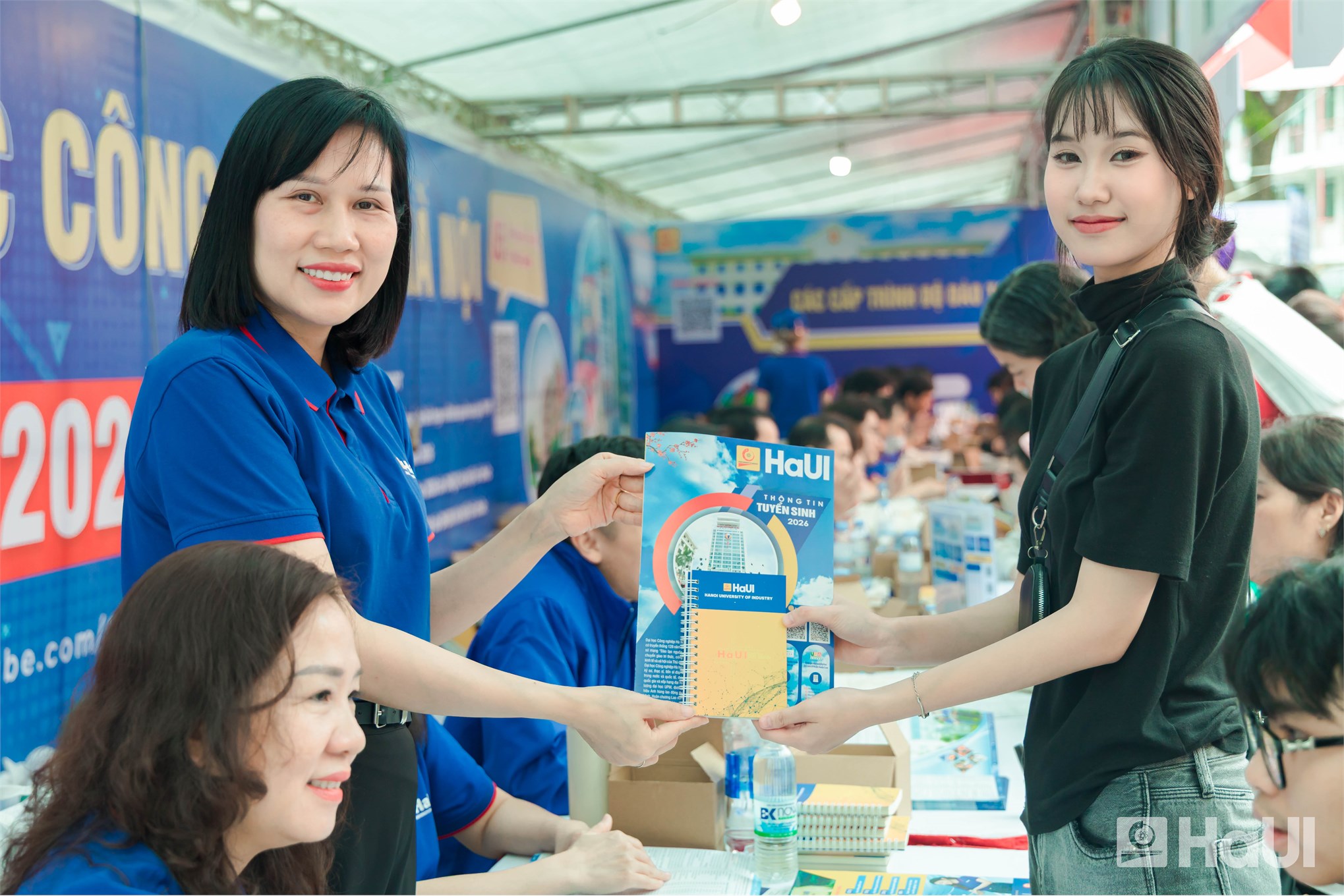 Đại học Công nghiệp Hà Nội chinh phục sĩ tử Thủ đô tại Ngày hội tư vấn tuyển sinh 2026