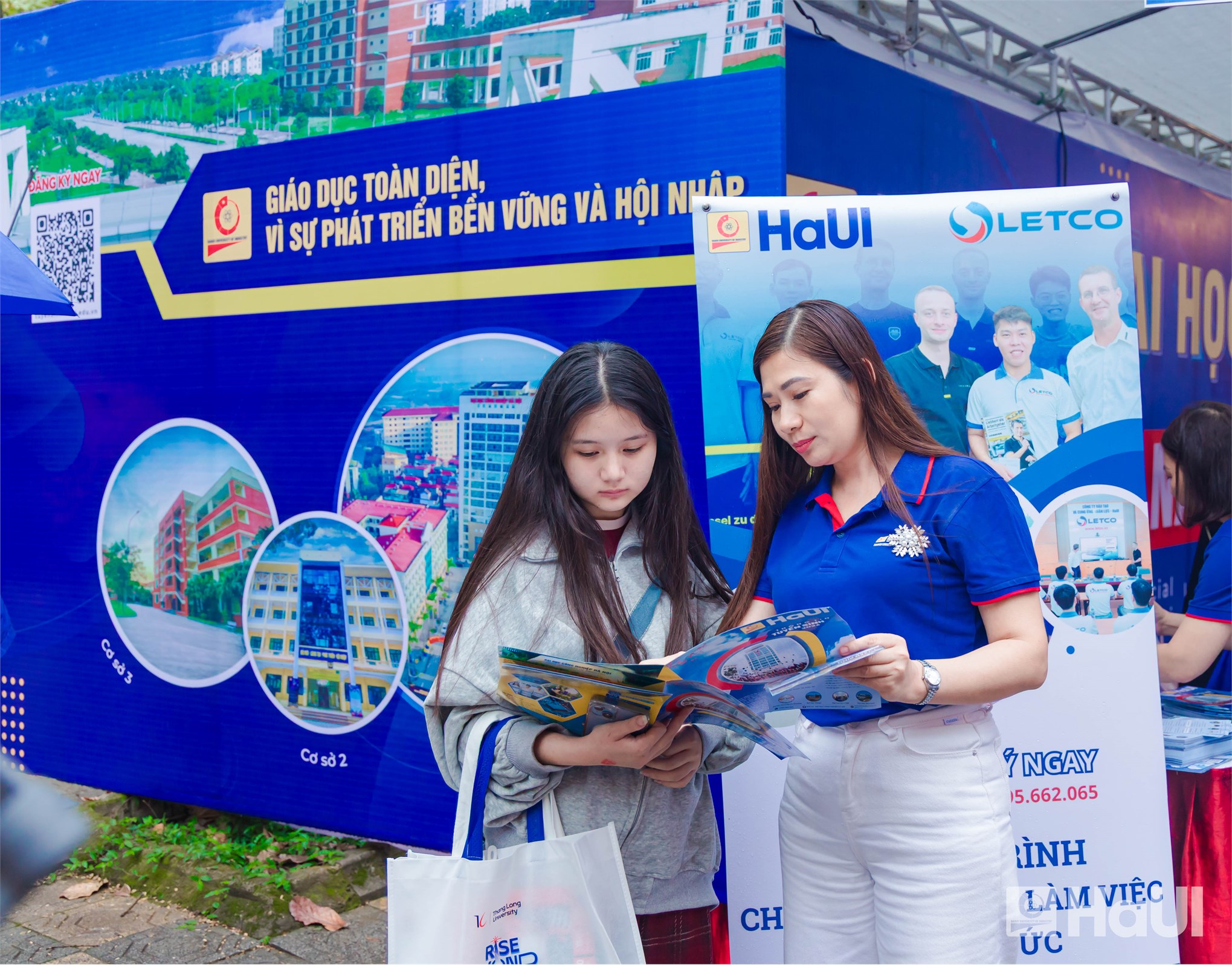 Đại học Công nghiệp Hà Nội chinh phục sĩ tử Thủ đô tại Ngày hội tư vấn tuyển sinh 2026