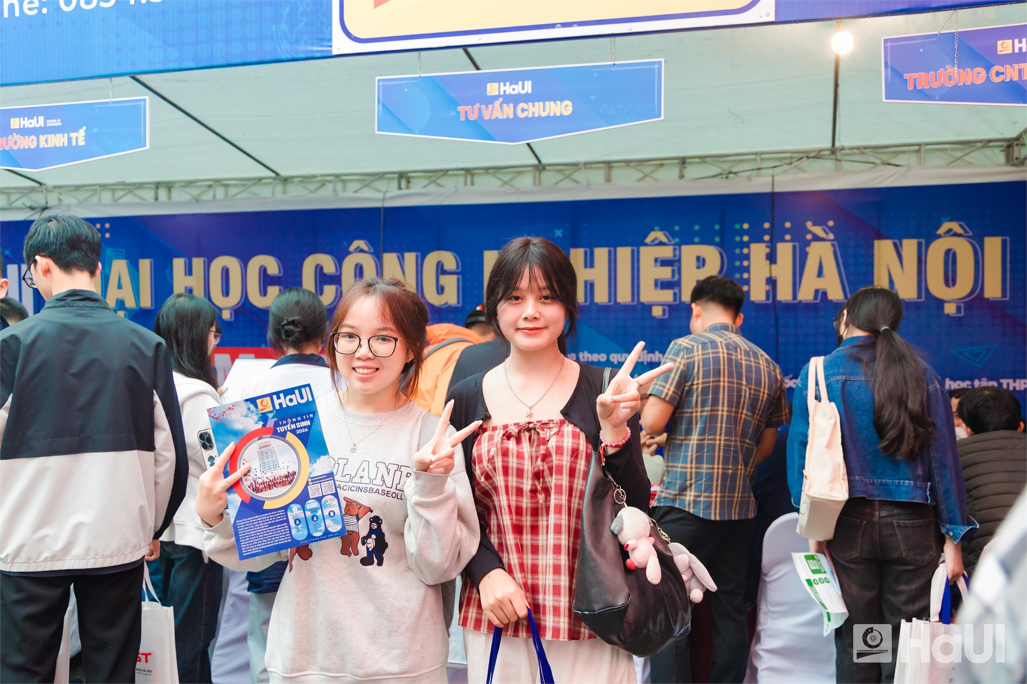 Đại học Công nghiệp Hà Nội chinh phục sĩ tử Thủ đô tại Ngày hội tư vấn tuyển sinh 2026