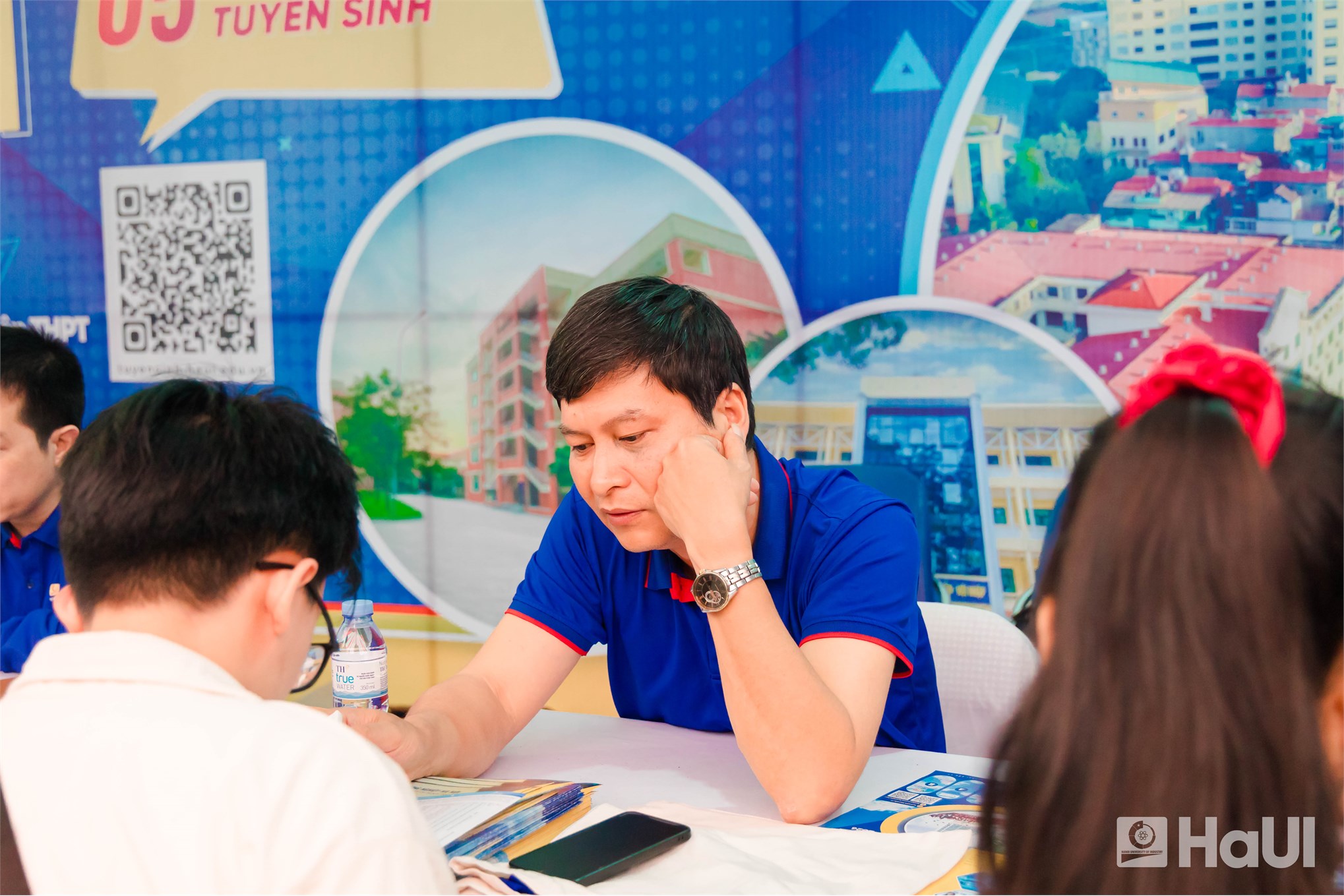 Đại học Công nghiệp Hà Nội chinh phục sĩ tử Thủ đô tại Ngày hội tư vấn tuyển sinh 2026