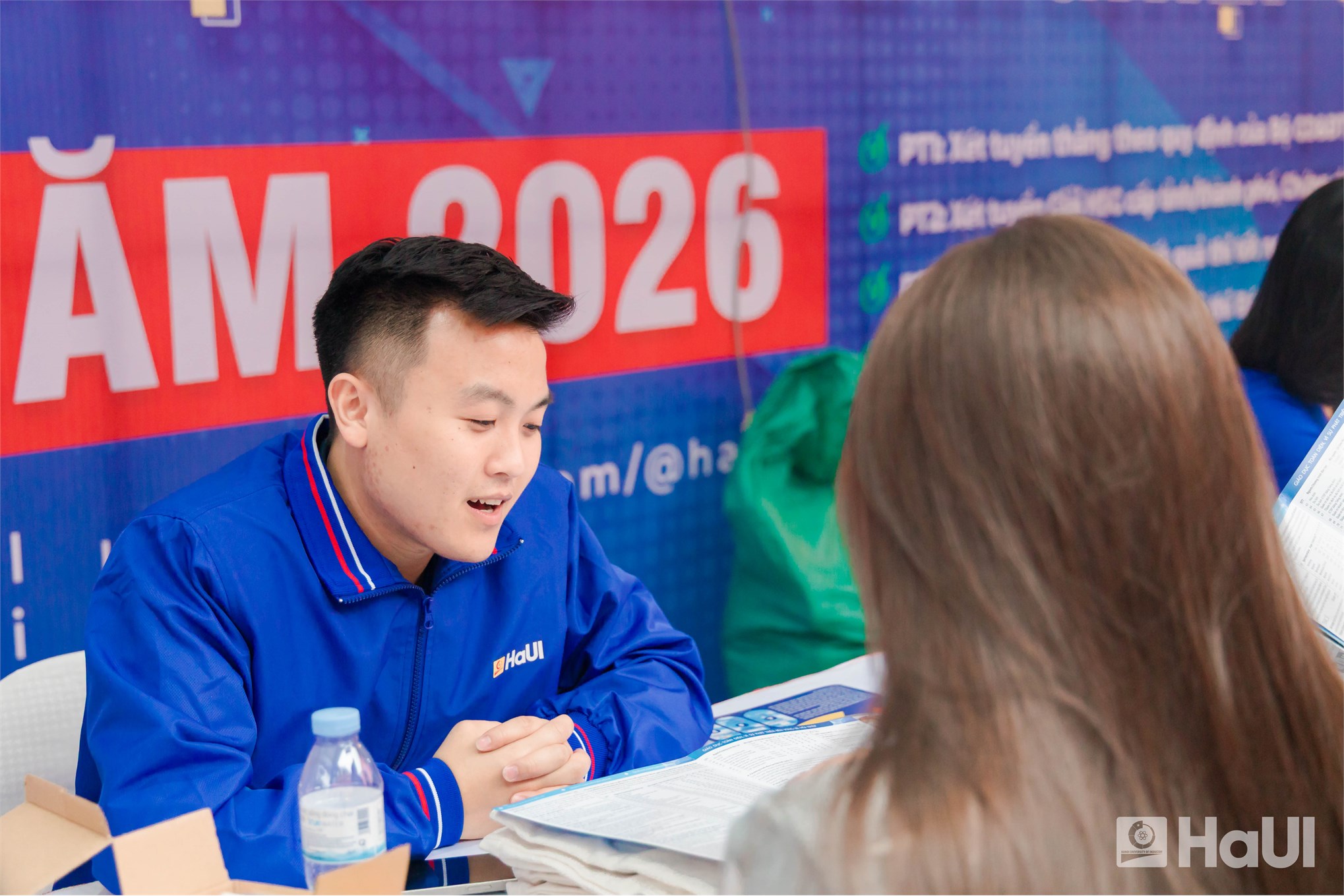 Đại học Công nghiệp Hà Nội chinh phục sĩ tử Thủ đô tại Ngày hội tư vấn tuyển sinh 2026
