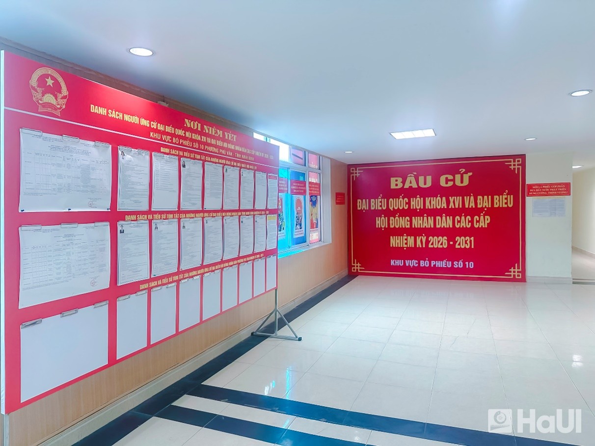 Cử tri Đại học Công nghiệp Hà Nội rạng rỡ niềm tin trước Ngày hội non sông